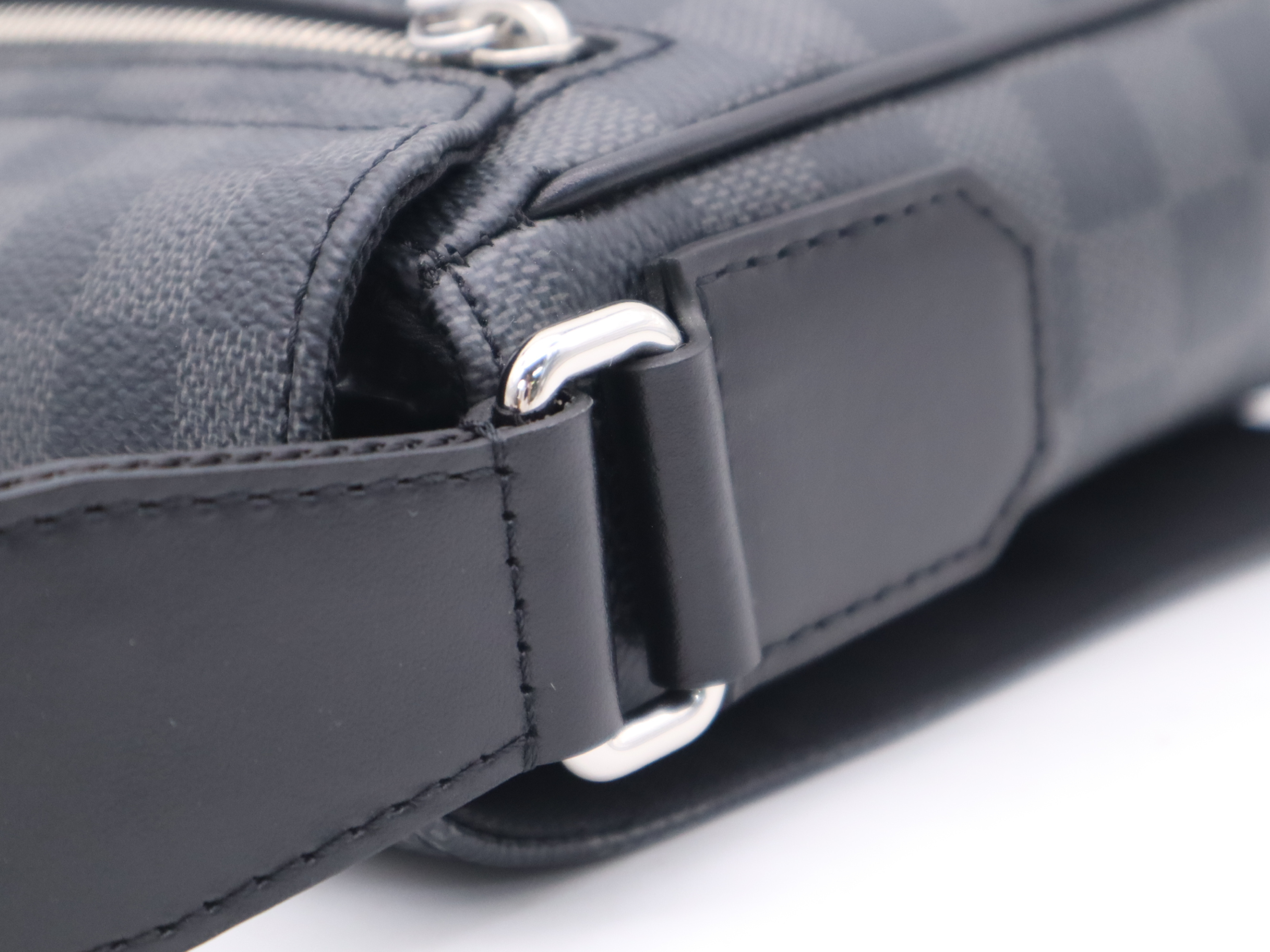 N42710 Graphite District PM NV3 Shoulder Bag with Dust Bag, RFID Tested. — view 7
