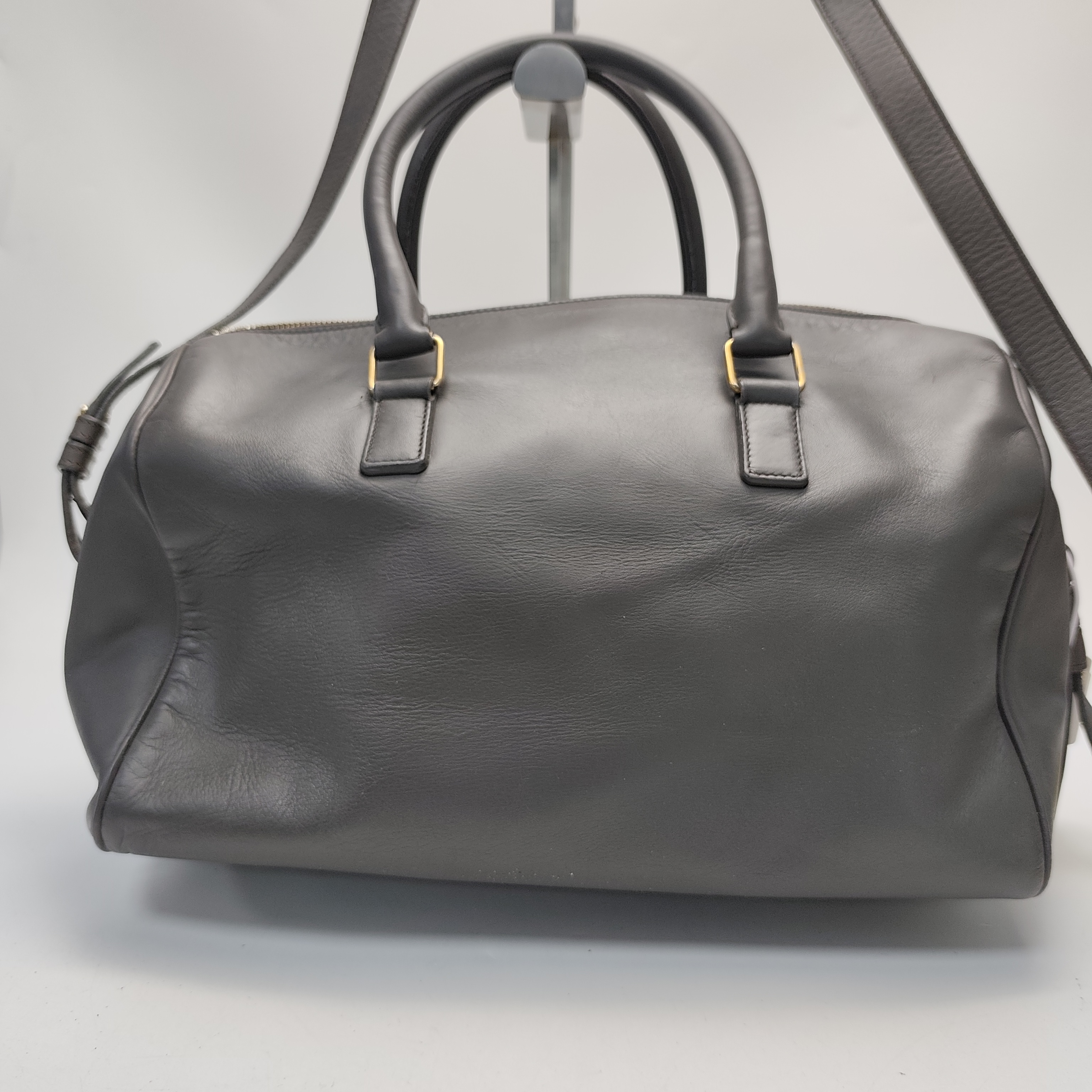 【*Shipped from: China*】Yves Saint Laurent Duffle 6 Leather Shoulder Bag — view 2