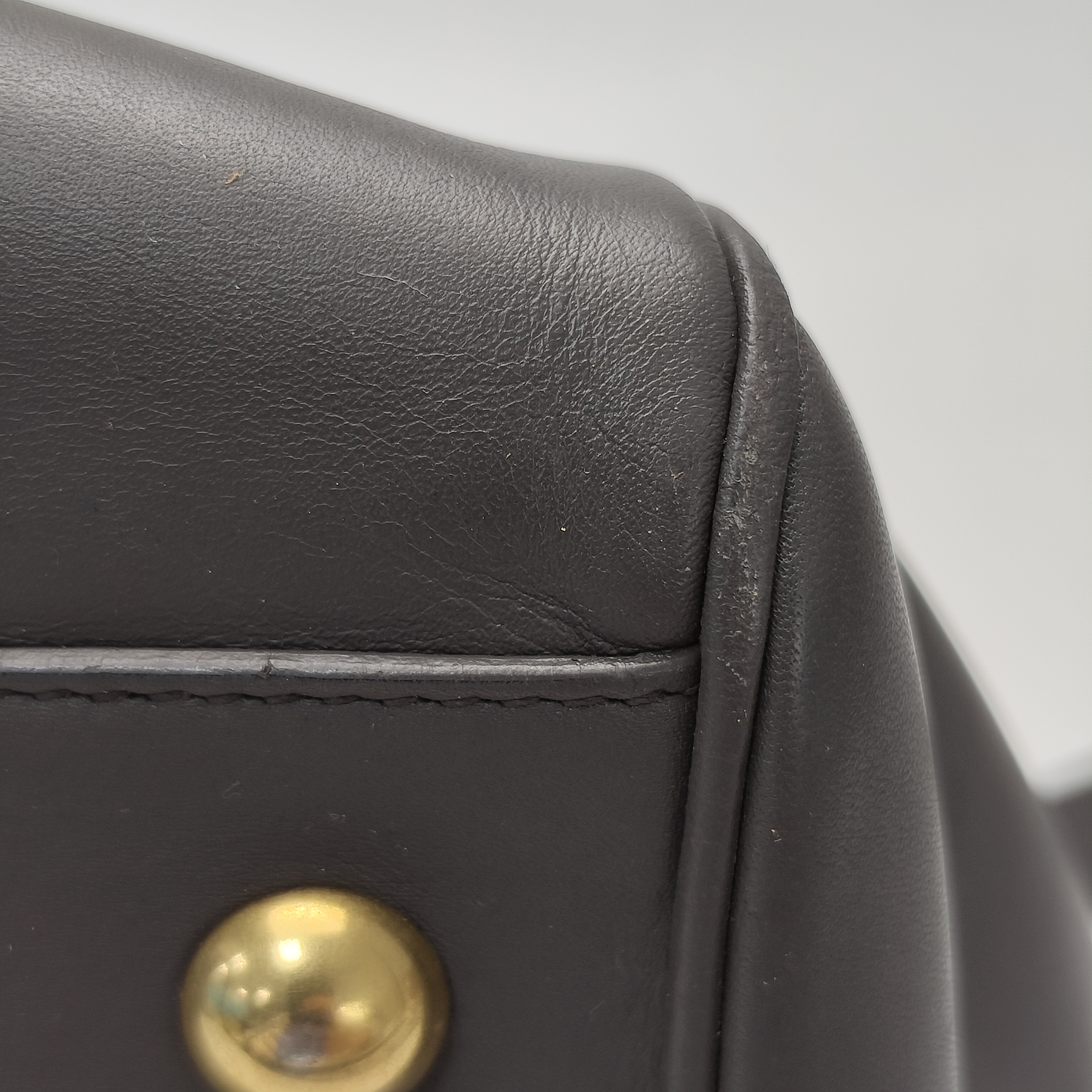【*Shipped from: China*】Yves Saint Laurent Duffle 6 Leather Shoulder Bag — view 11