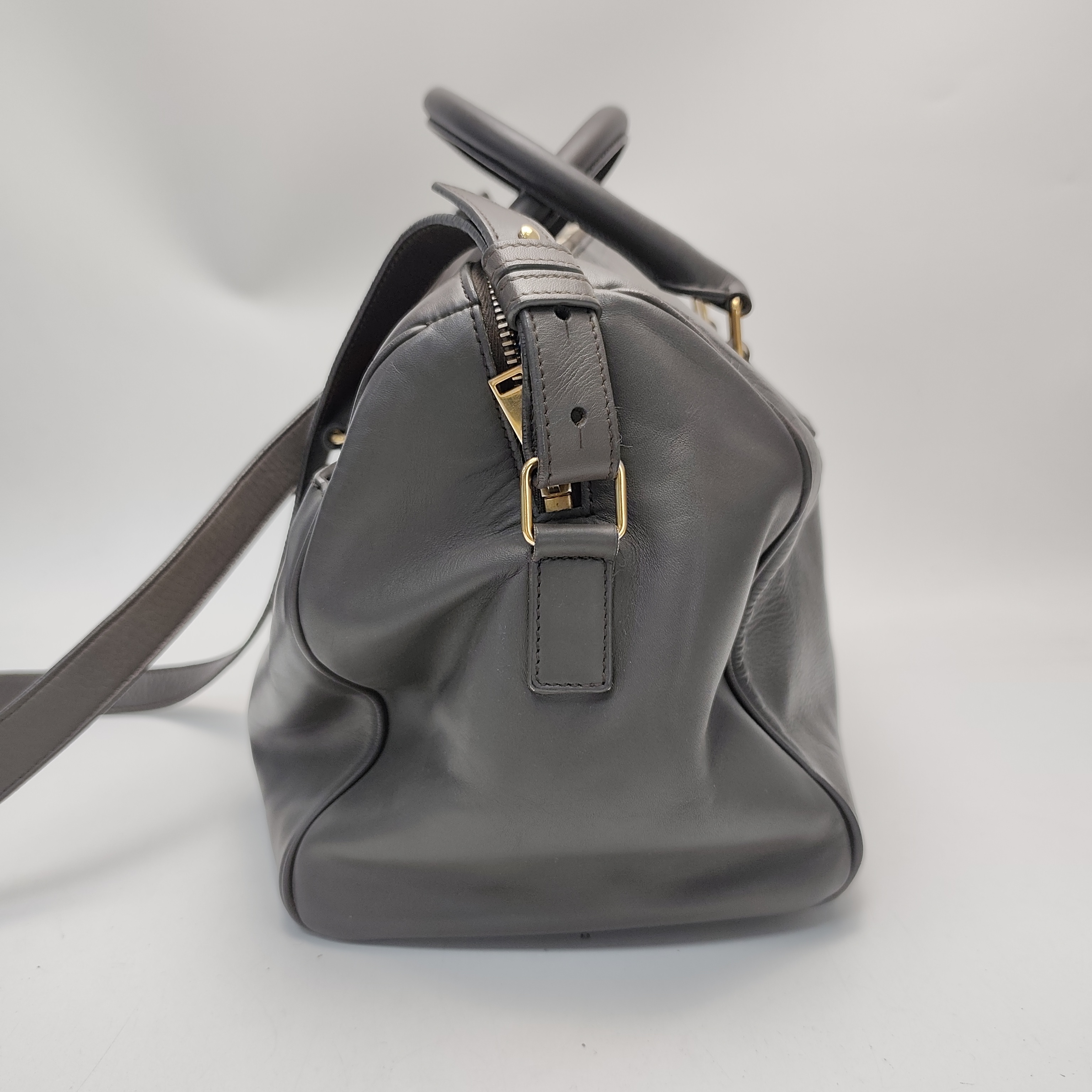【*Shipped from: China*】Yves Saint Laurent Duffle 6 Leather Shoulder Bag — view 4