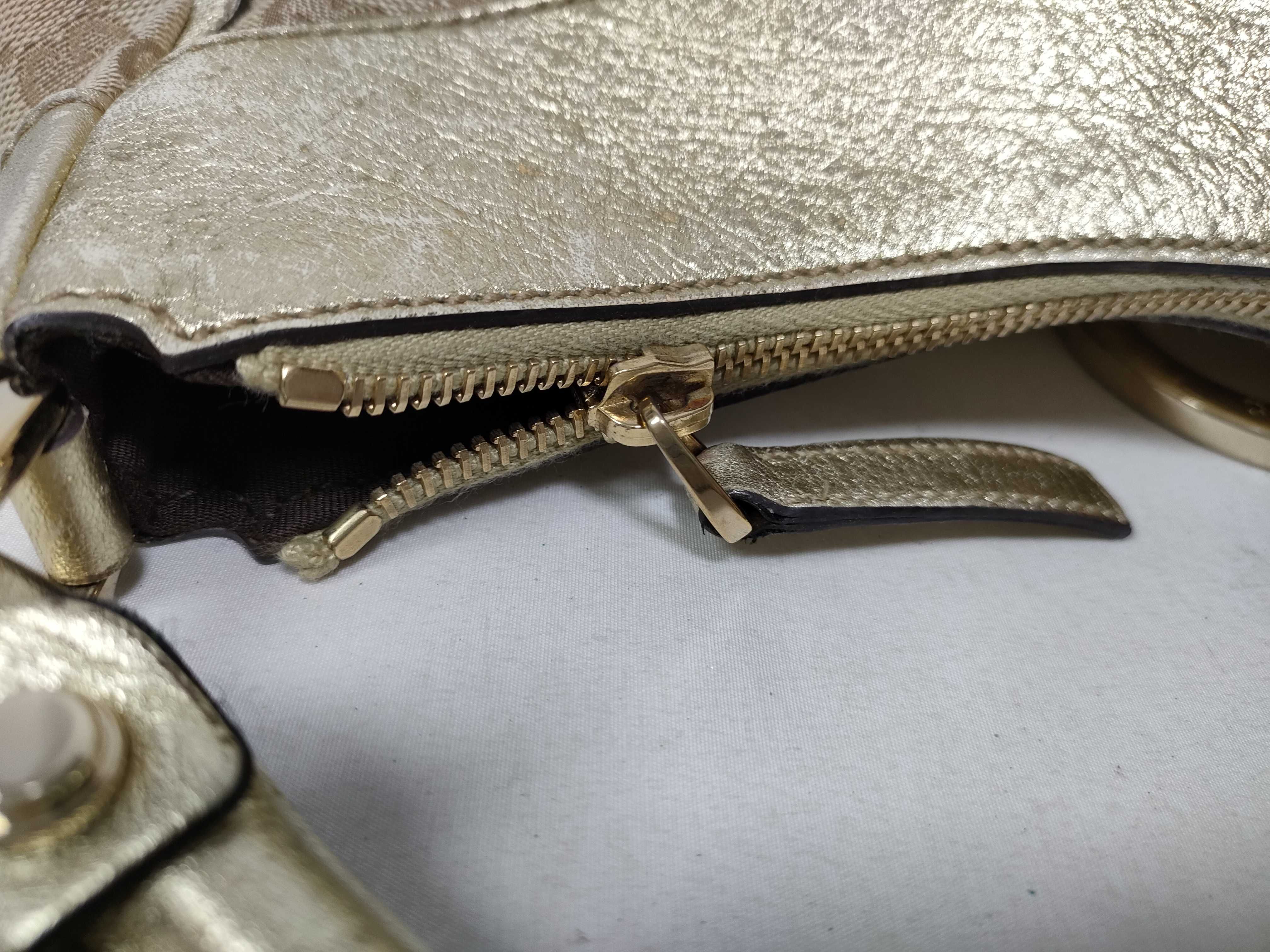 189833 GG Canvas Abbey One-Shoulder Bag — view 11