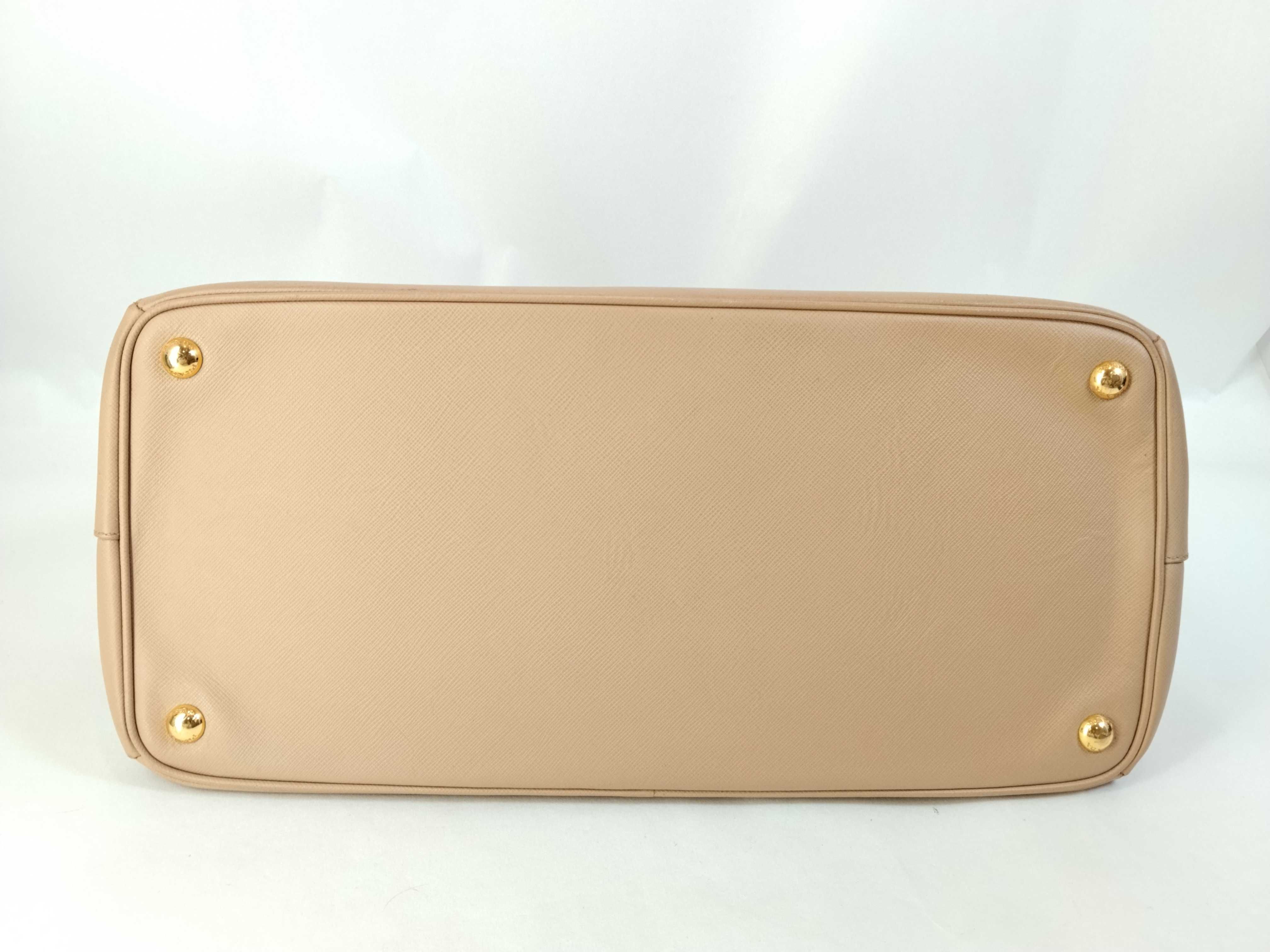 Vitello Saffiano Lux handbag — view 8