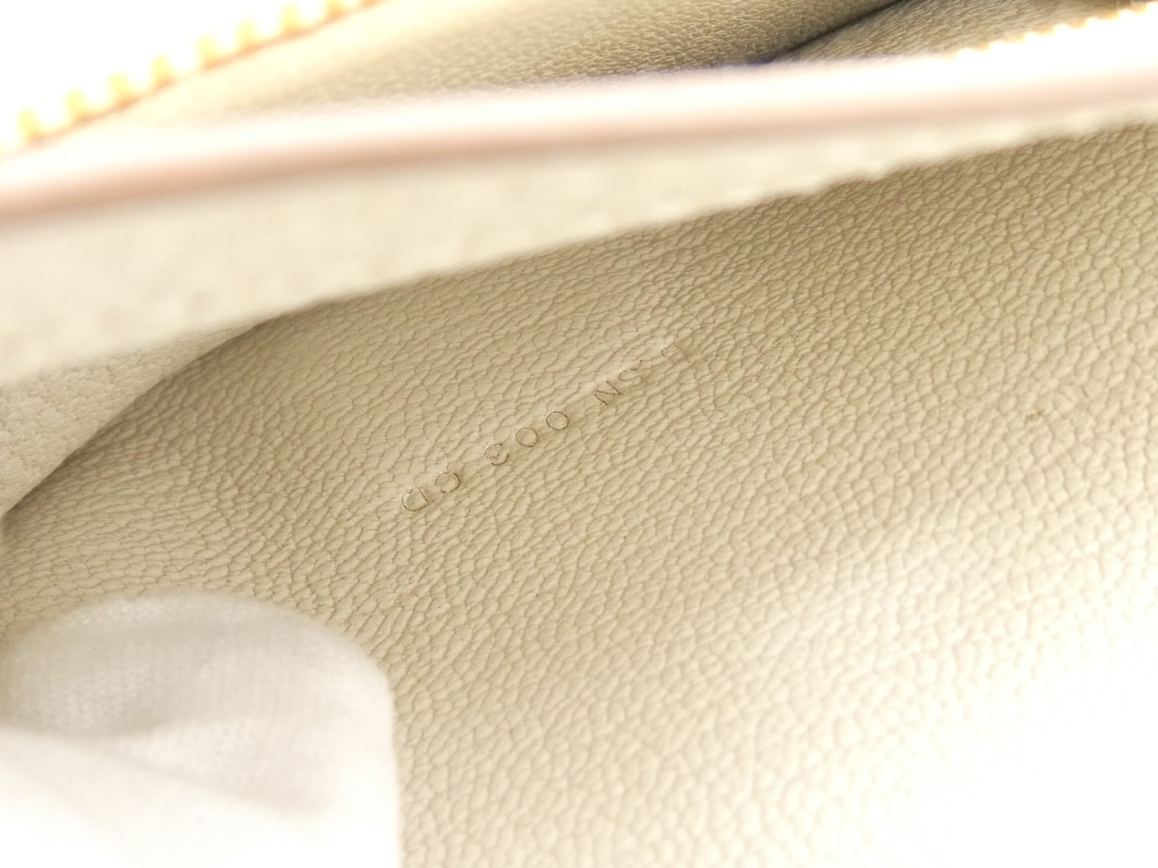 Bear Soufflé B engraved wallet — view 9