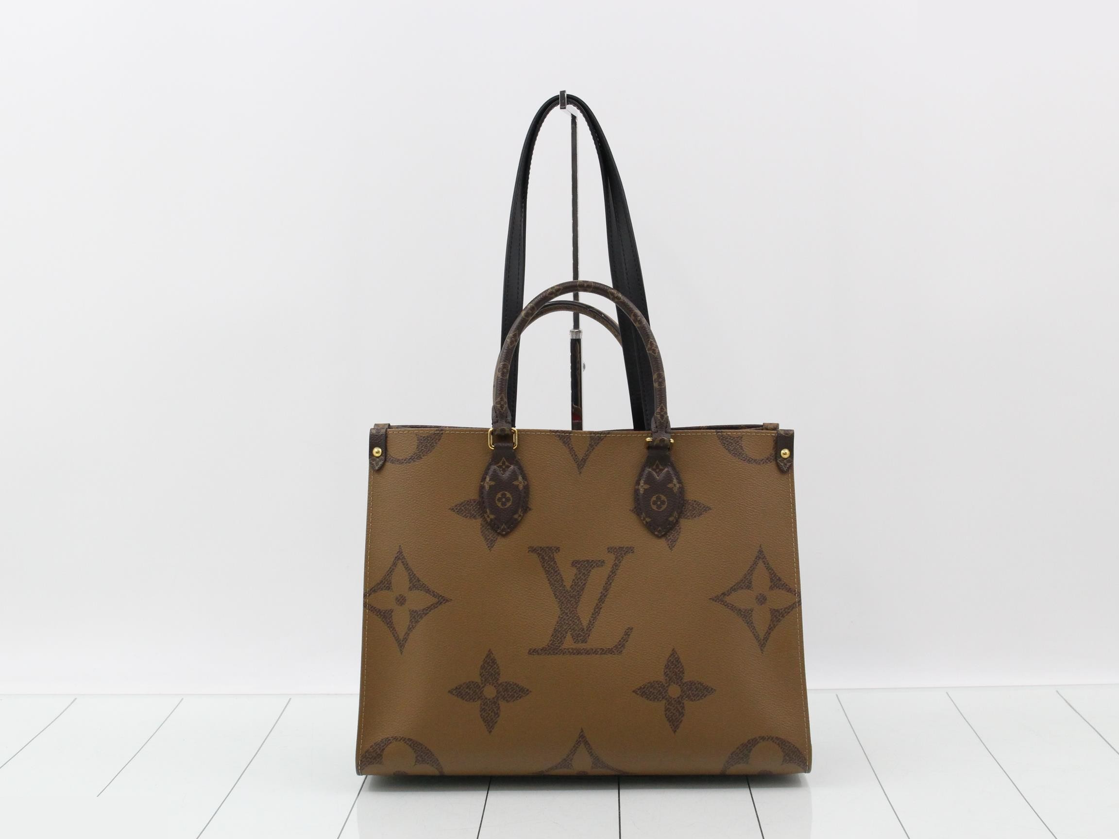 Monogram Giant Reverse OnTheGo MM 2-Way Tote Bag — view 2