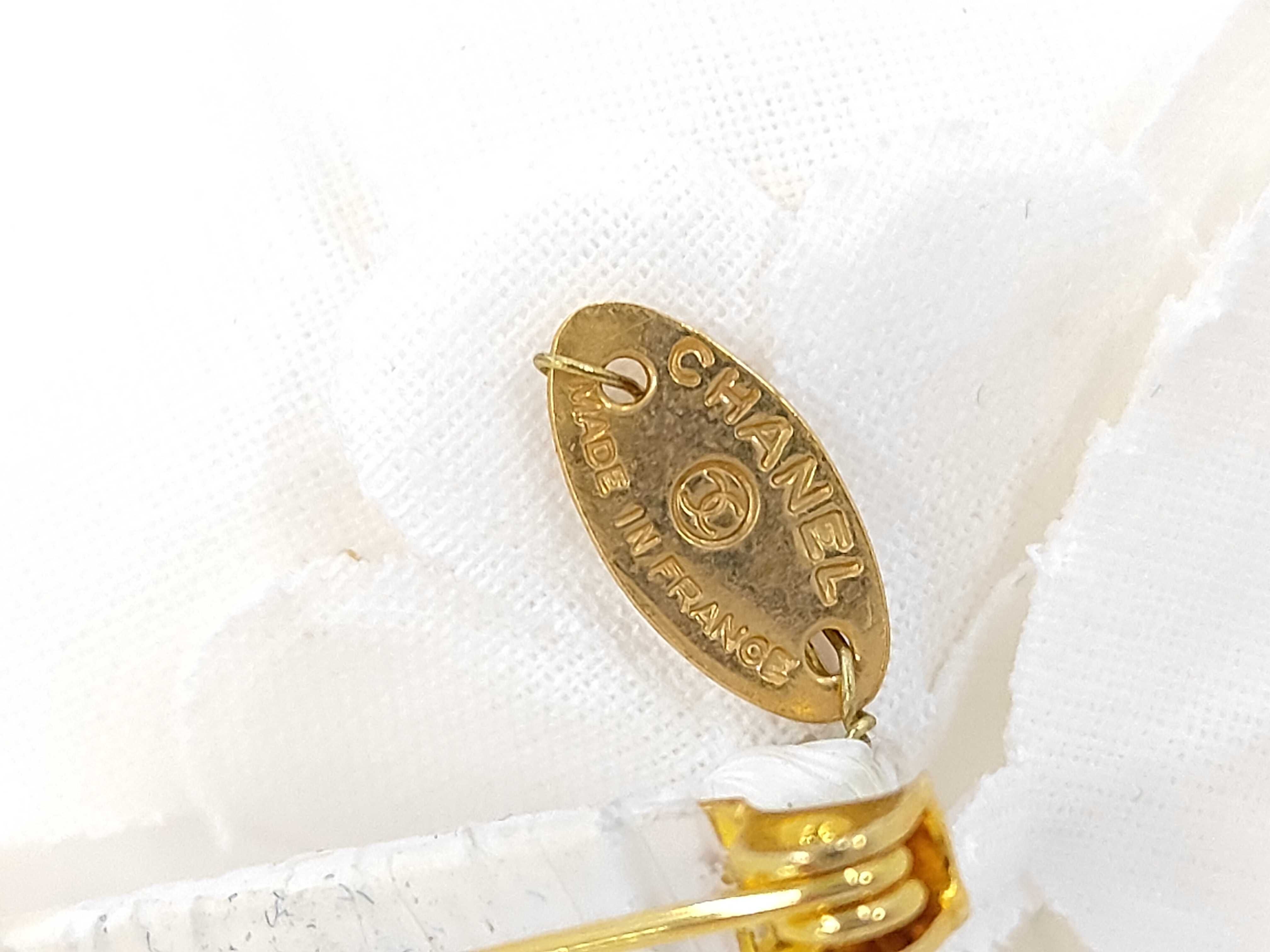 Camellia Brooch, White Brooch — view 3