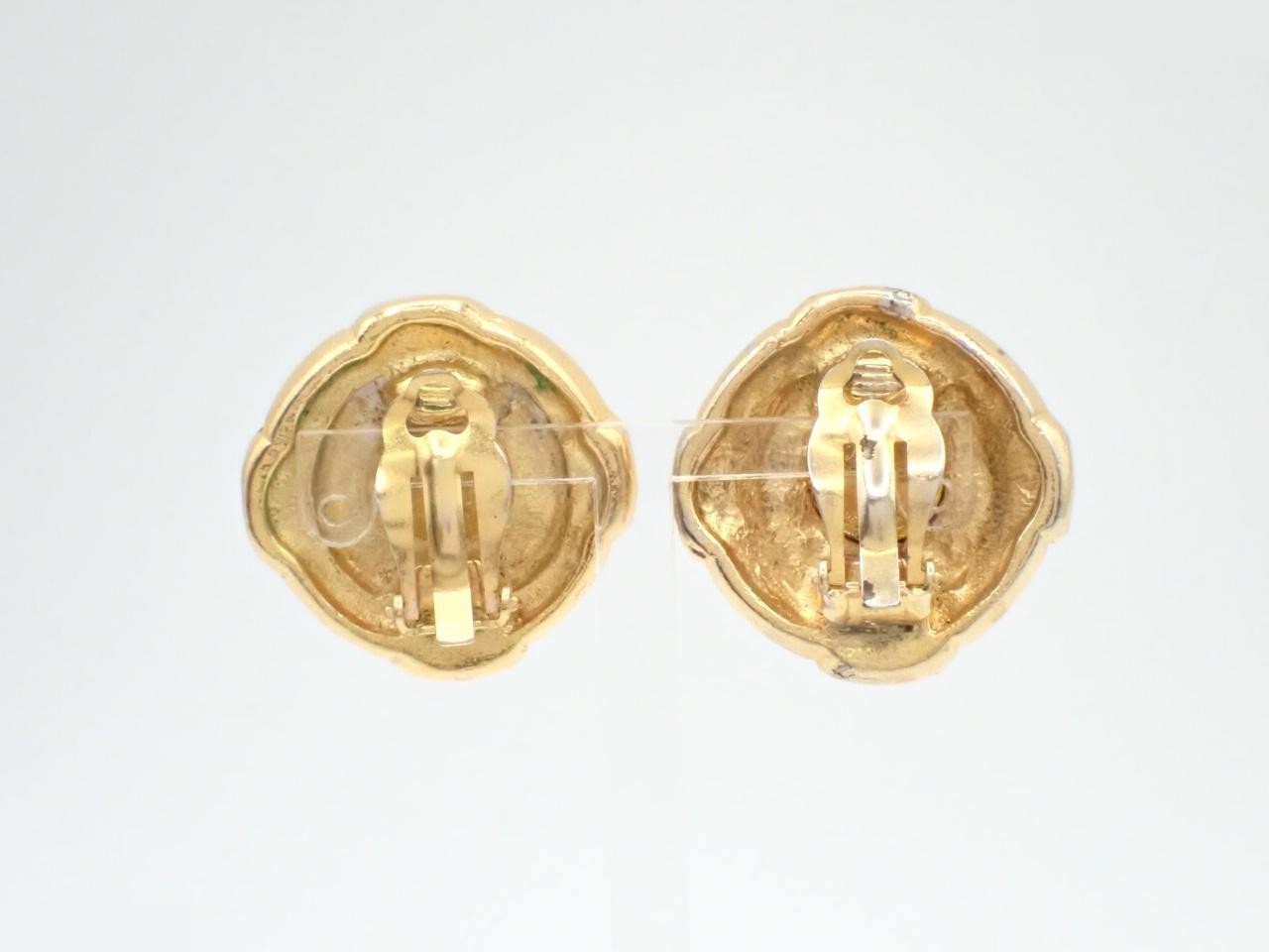 Single earring without logo plate — view 2