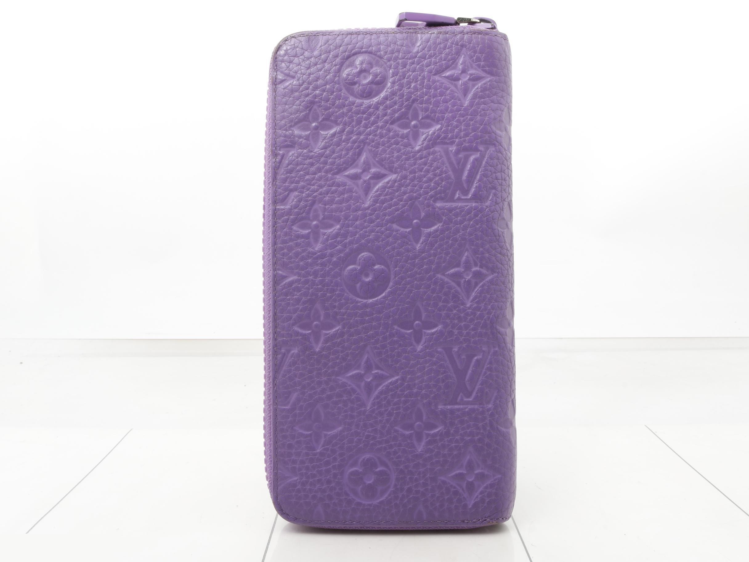 M81636 Zippy Wallet Vertical — view 2