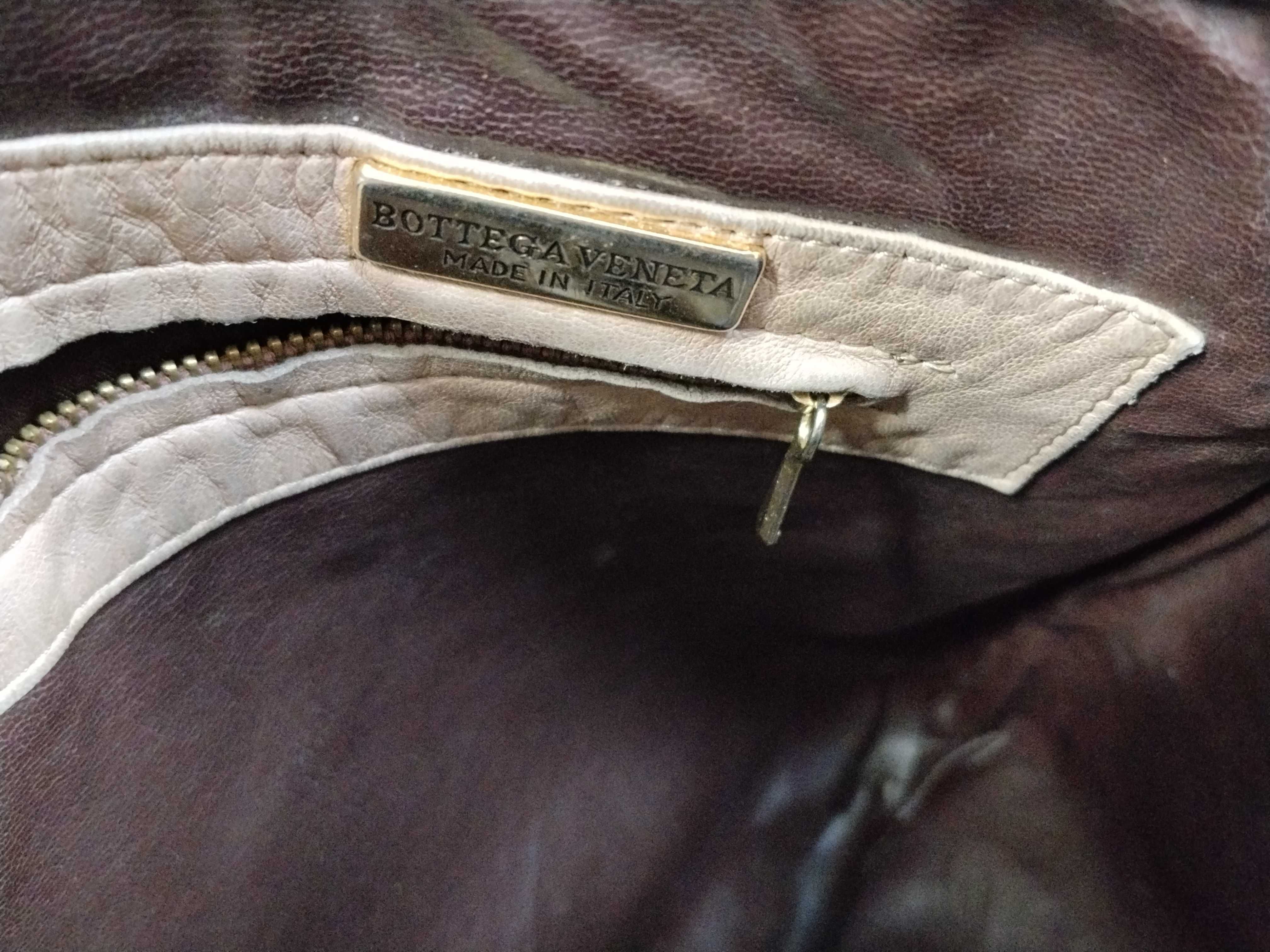 Intrecciato Shoulder Bag — view 11