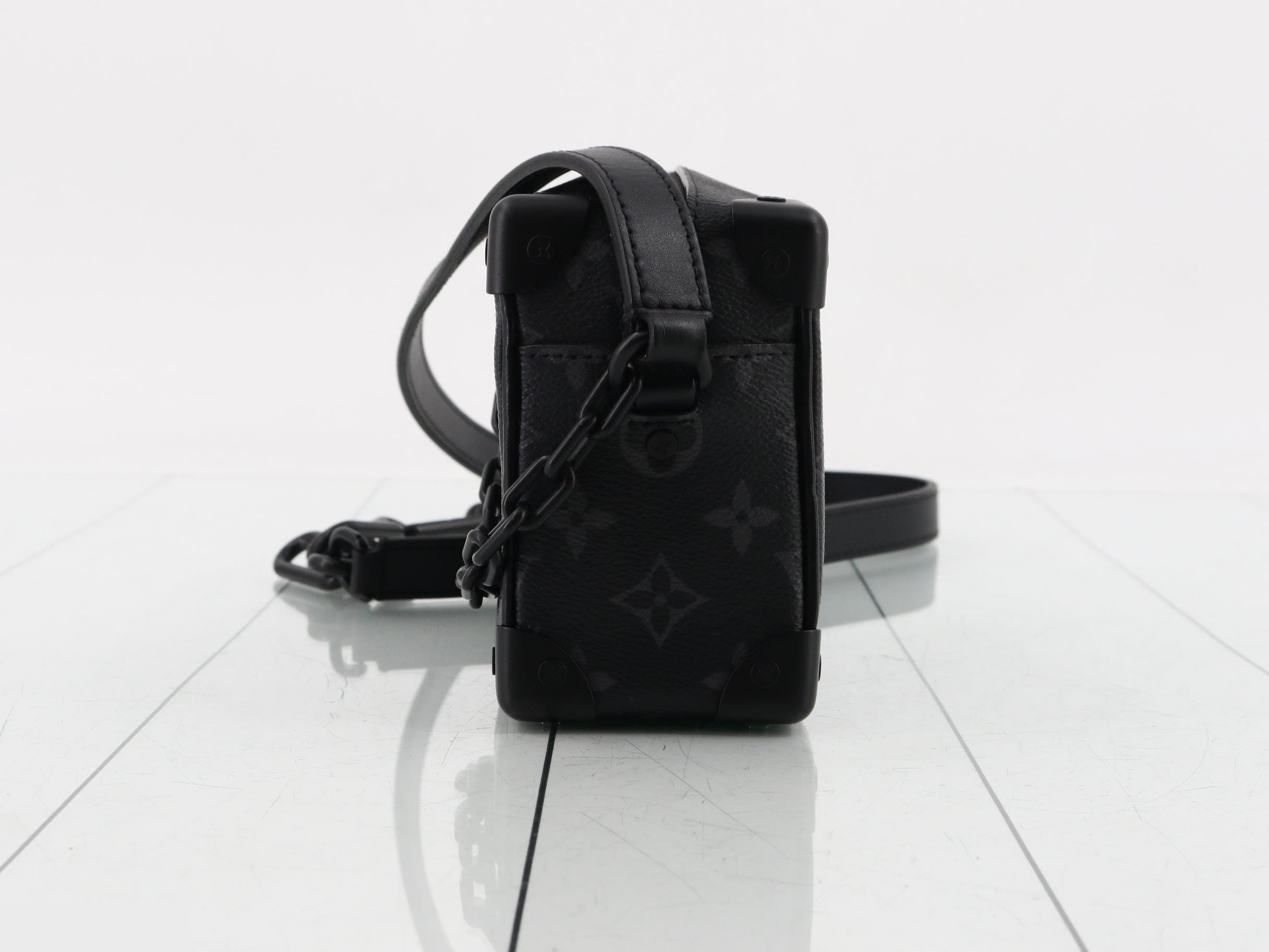 Mini soft trunk, list price ¥561,000, stored item. — view 3