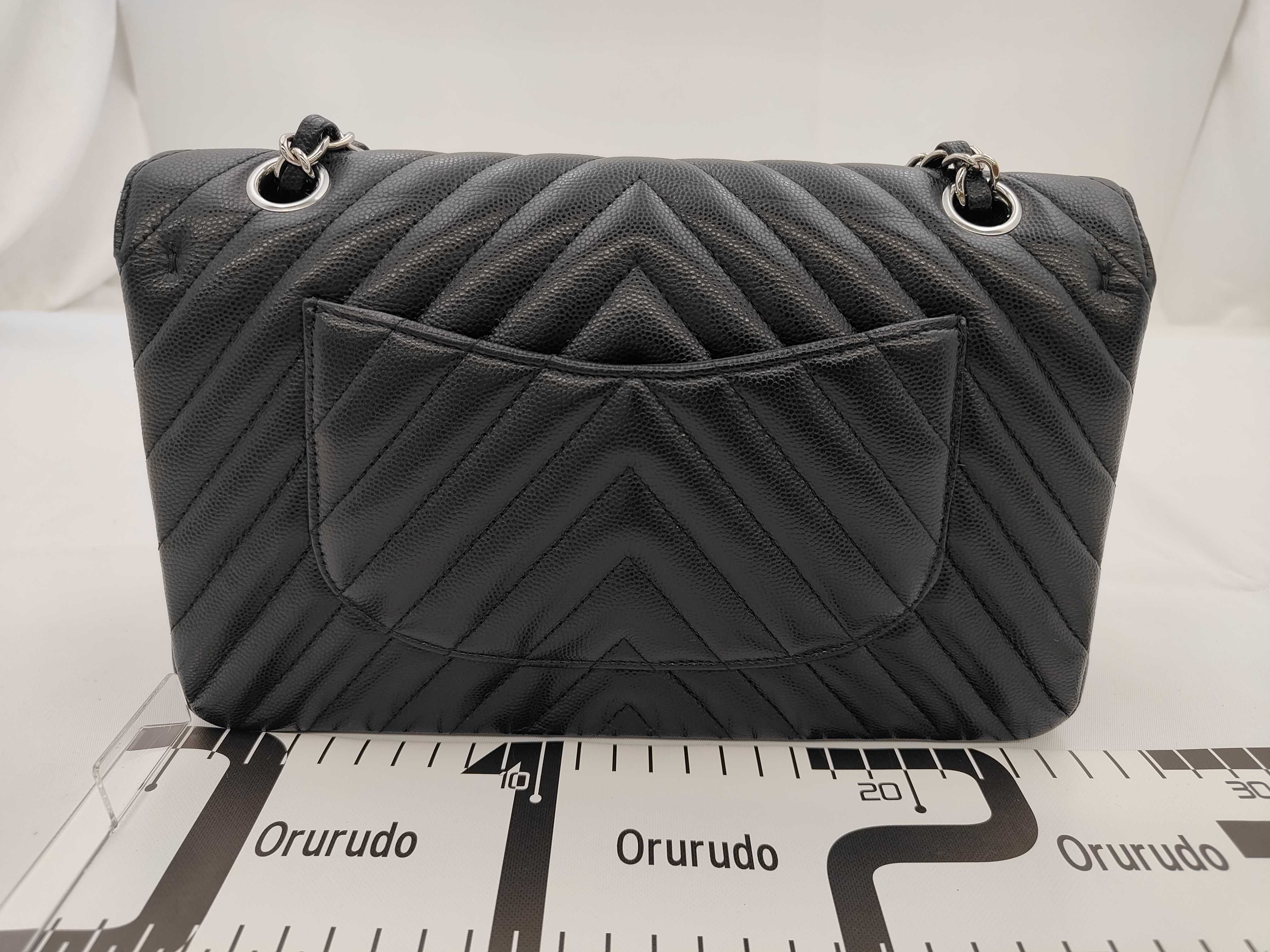 Matelassé 25 V-stitch Chain Shoulder Bag with Double Flap, Caviar Leather, Black — view 2