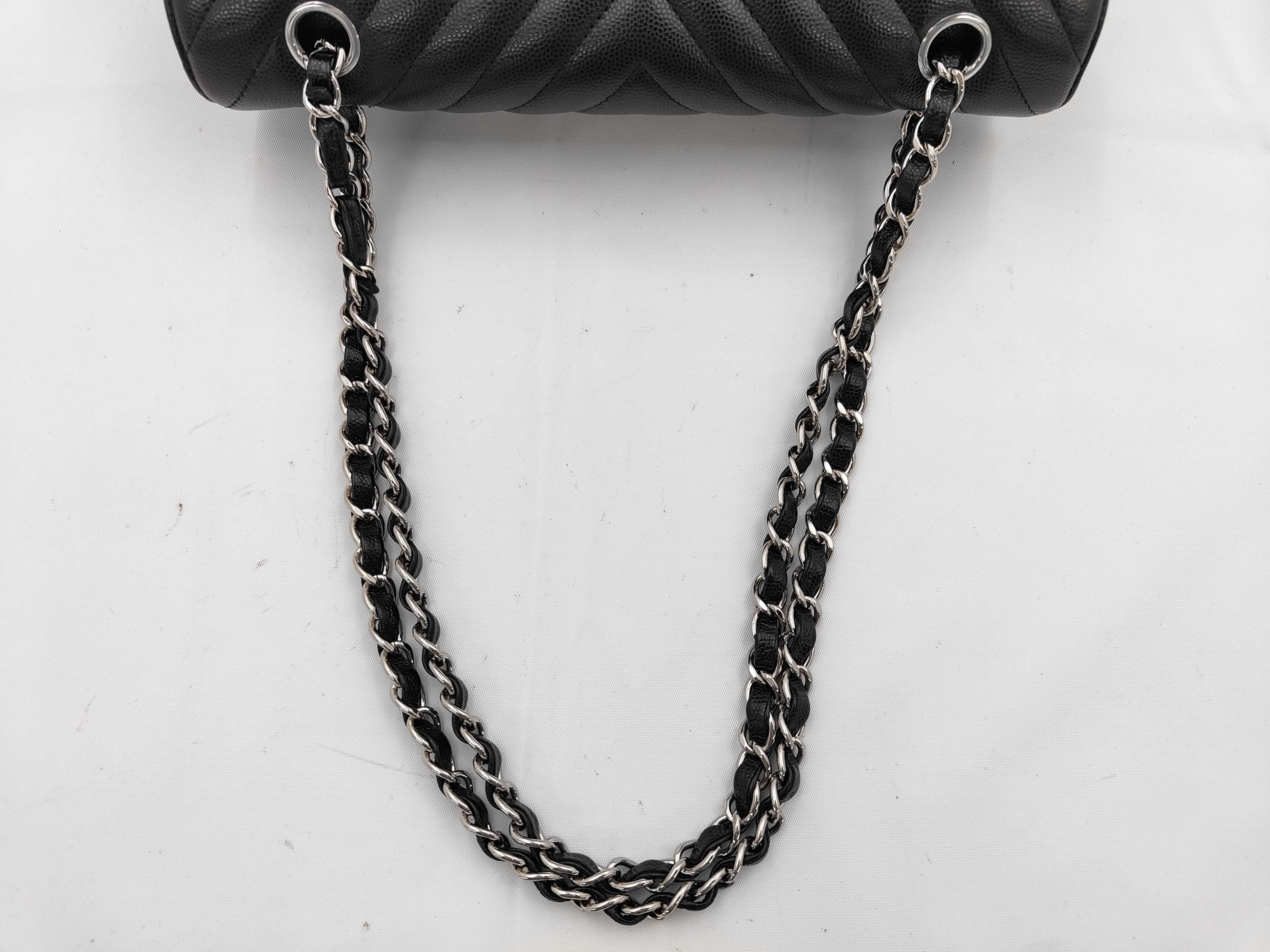 Matelassé 25 V-stitch Chain Shoulder Bag with Double Flap, Caviar Leather, Black — view 3