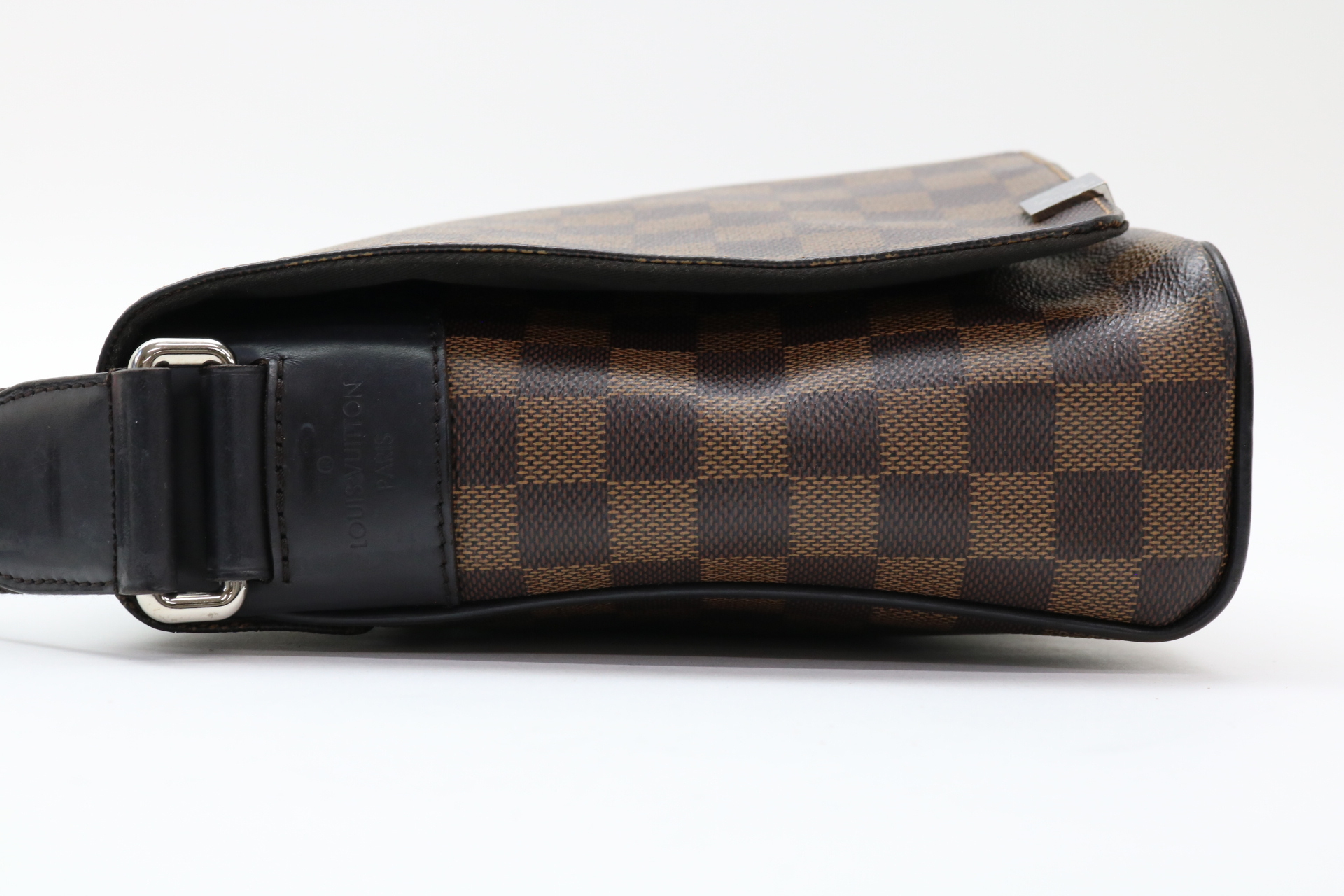 Damier District PM Shoulder Bag — view 3