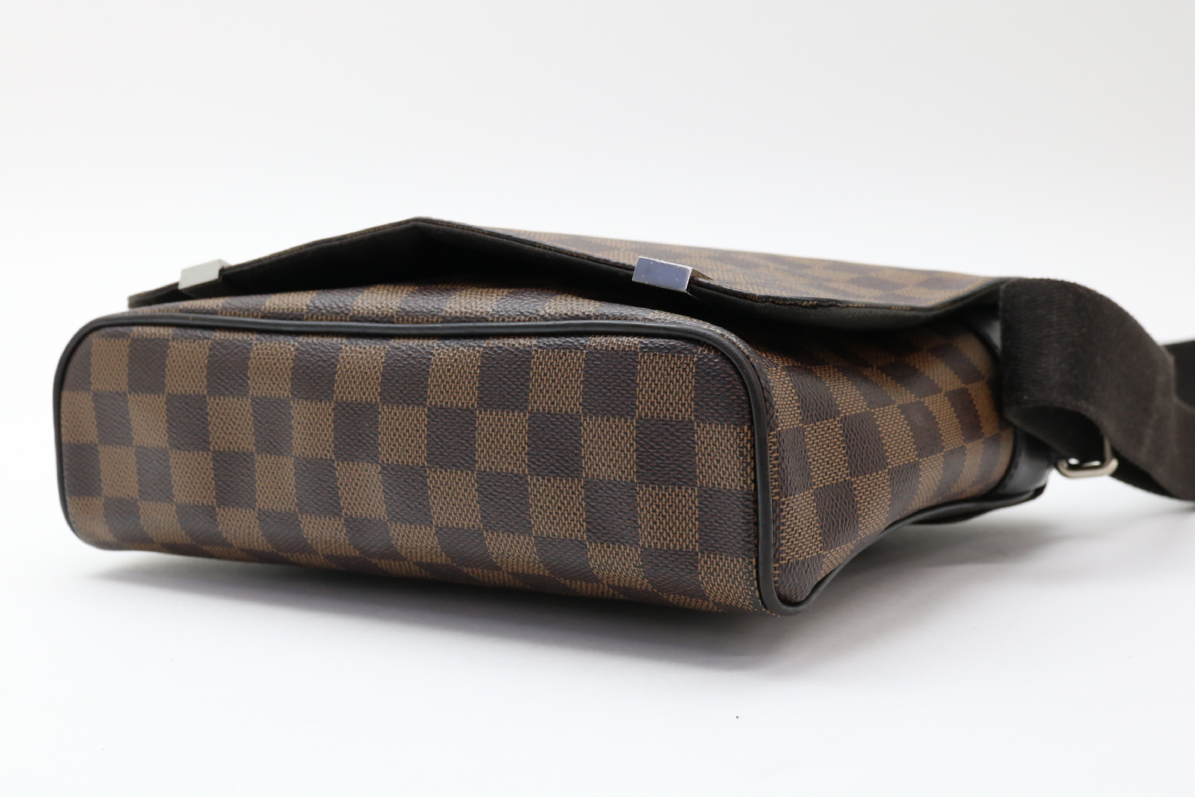 Damier District PM Shoulder Bag — view 5