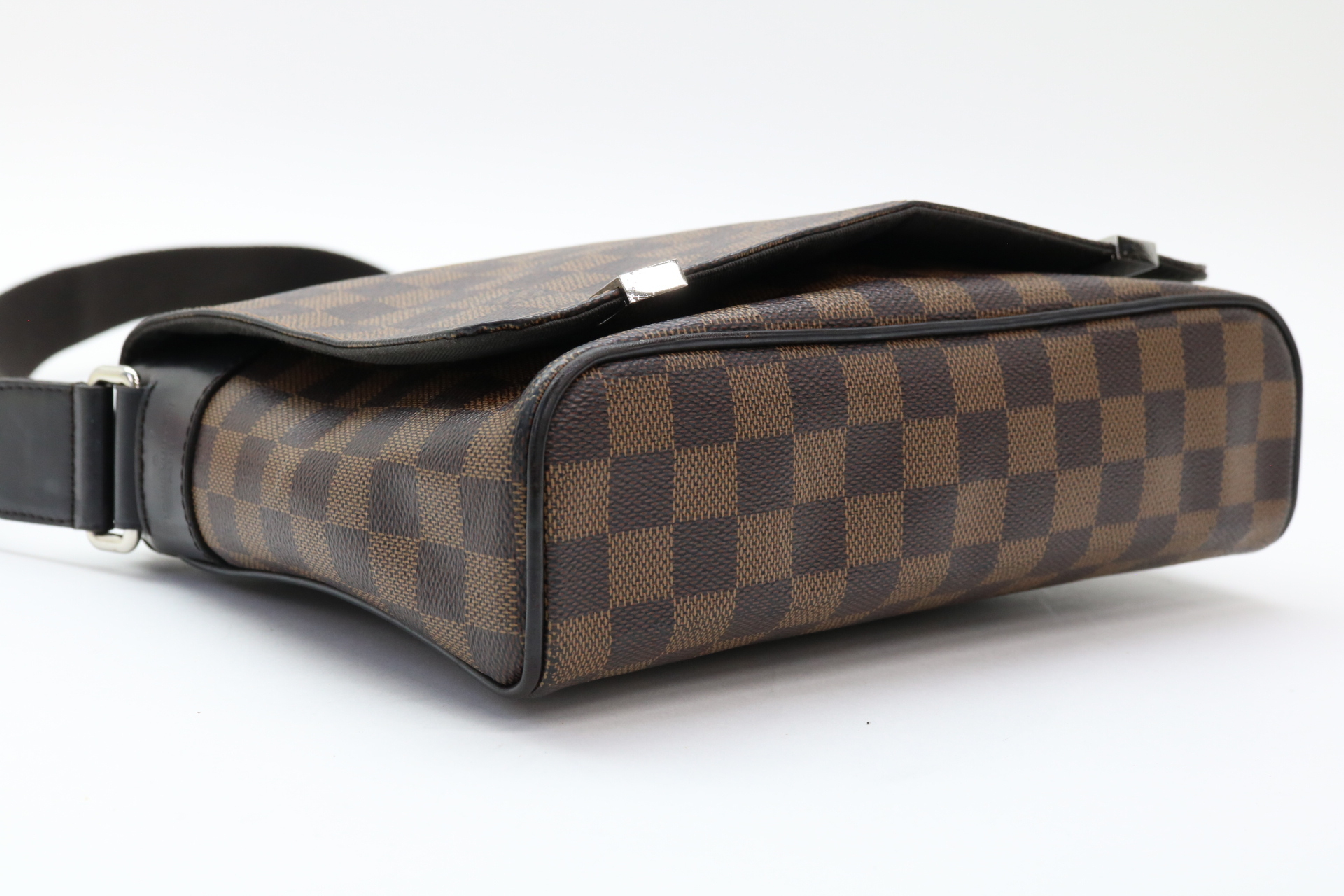 Damier District PM Shoulder Bag — view 6