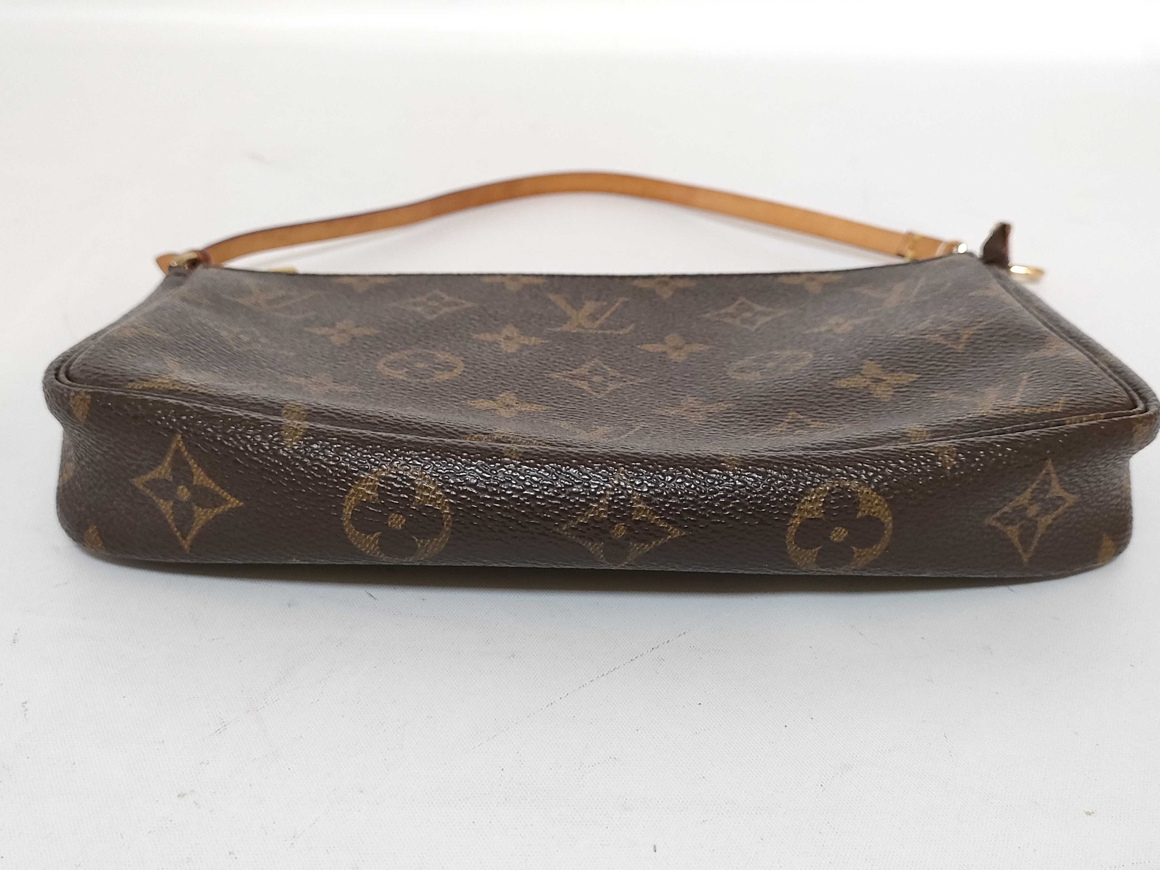 Monogram Louis Vuitton Bag Monogram Pochette Accessoires Accessory Pouch M51980 Pouch — view 8