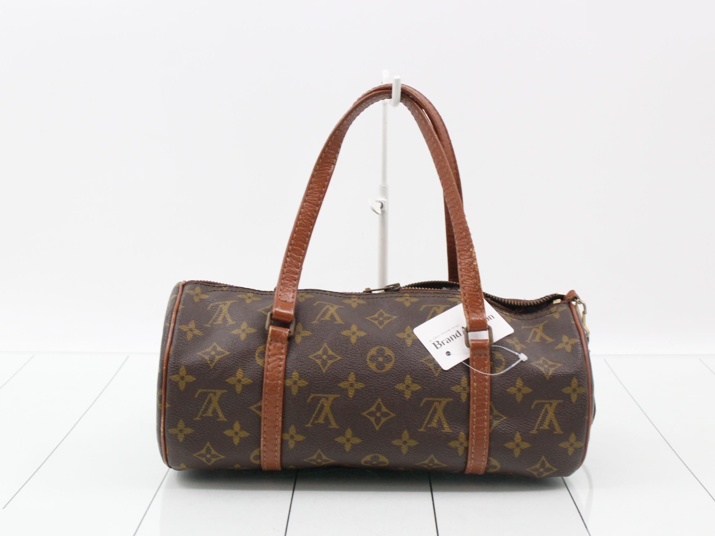 Papillon with pouch — view 2