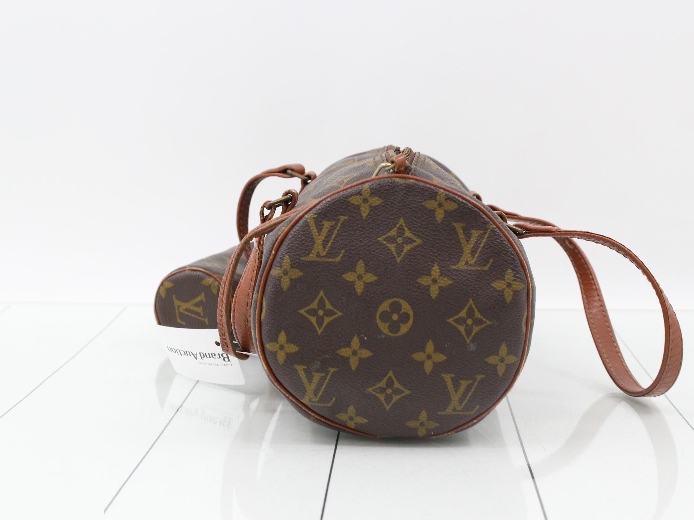 Papillon with pouch — view 4
