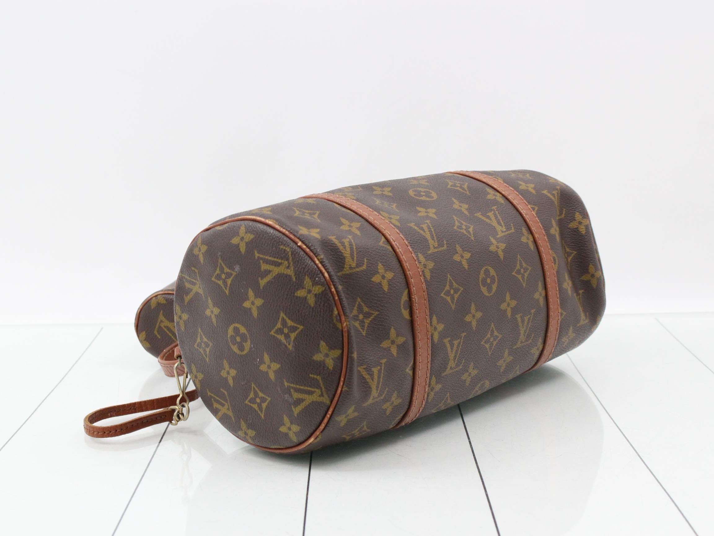 Papillon with pouch — view 5