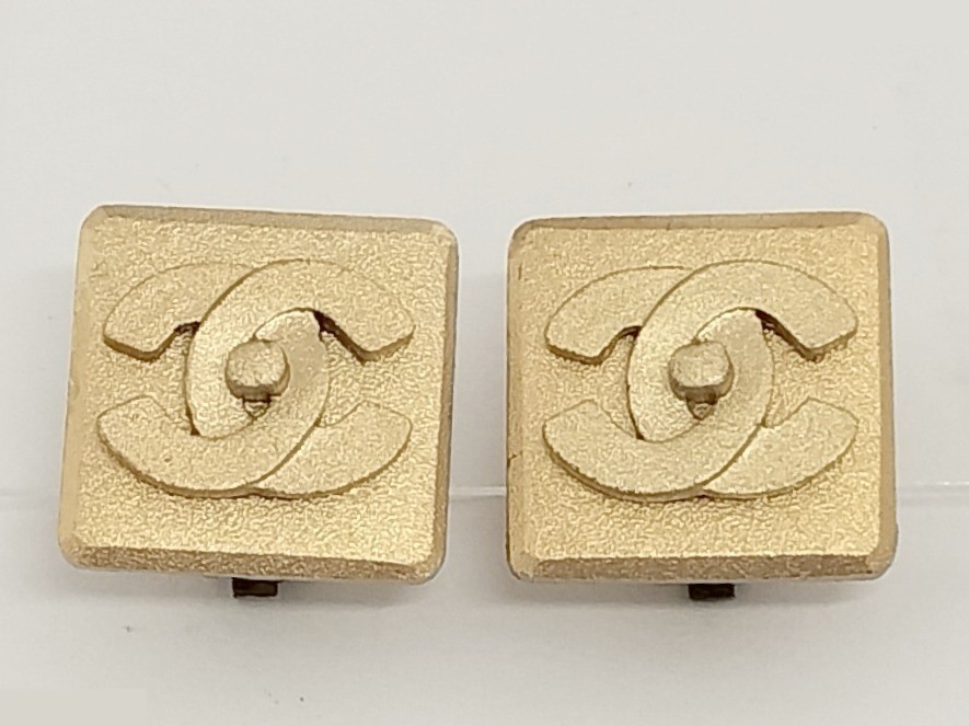 Coco Turnlock Gold Earrings — view 7