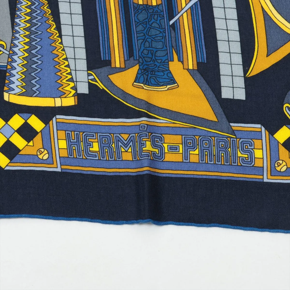 Carre 140 LES TROPHEES Trophy Stole Cashmere x Silk Marine Thread Fuzz Paper tag included Jean — view 6