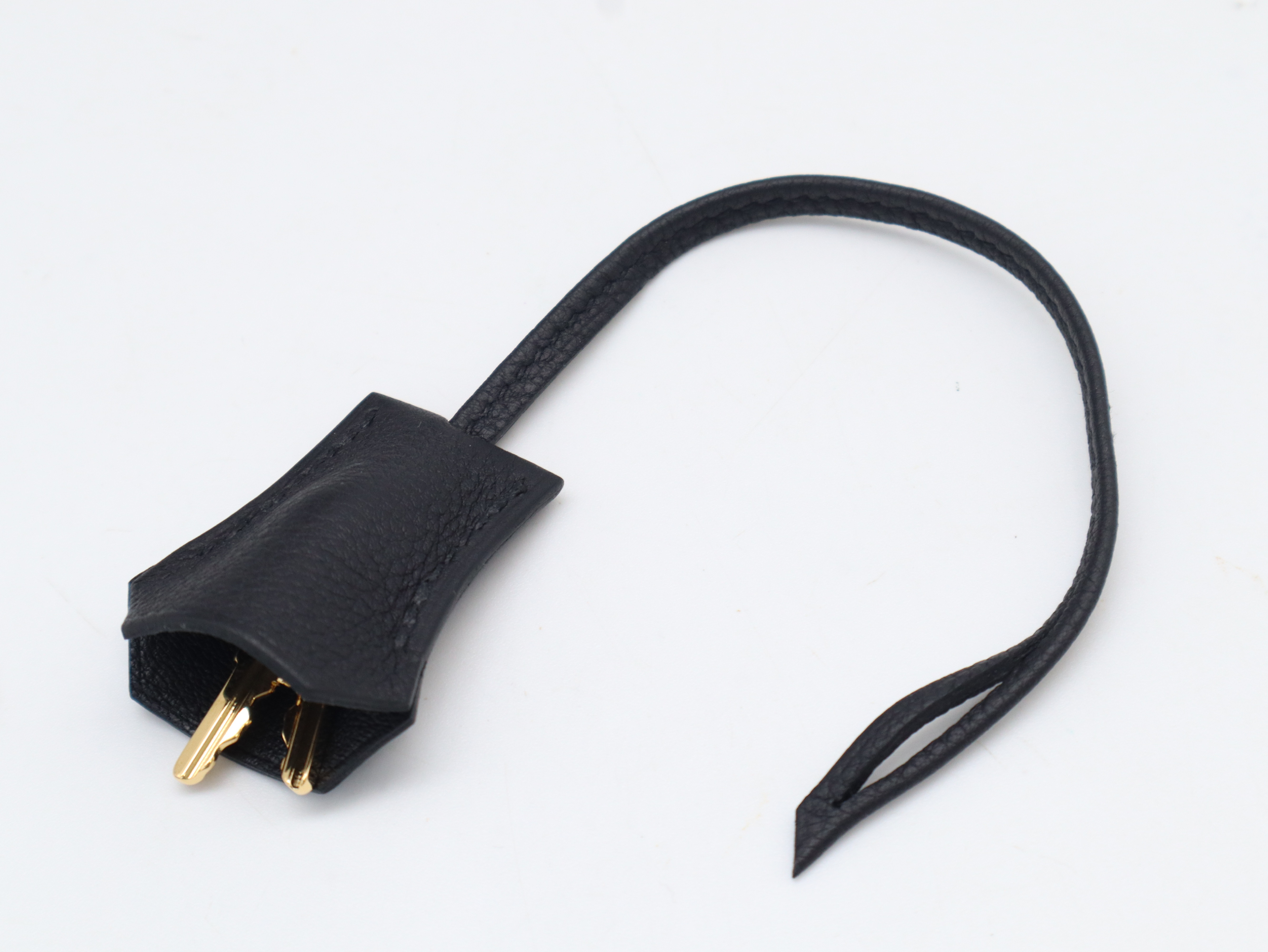 Kelly 28 handbag, W stamp, Taurillon leather, gold hardware, Noir (black), includes shoulder strap, clochette, padlock, 2 keys, box, and dust bag. — view 11
