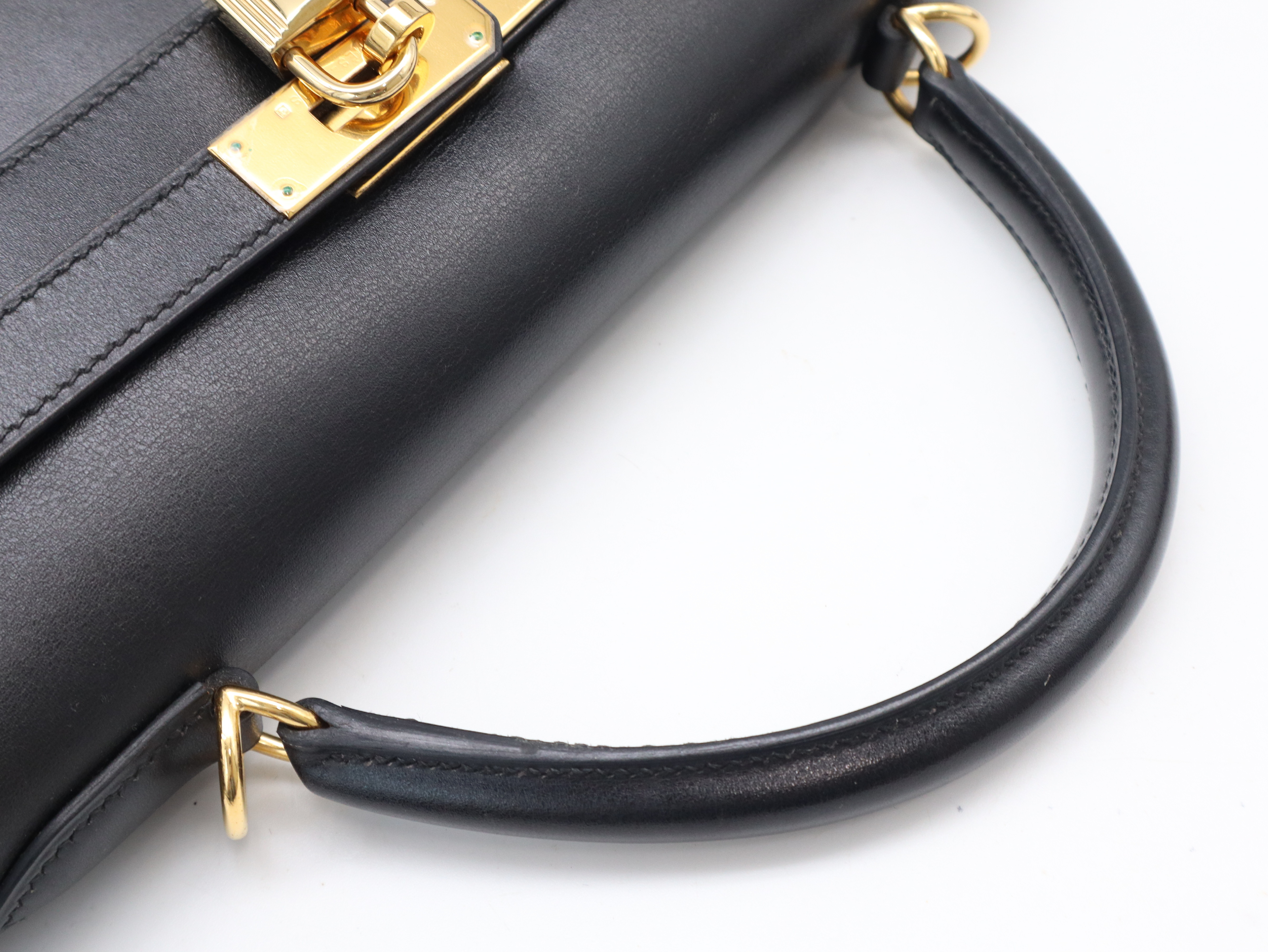 Kelly 28 handbag, W stamp, Taurillon leather, gold hardware, Noir (black), includes shoulder strap, clochette, padlock, 2 keys, box, and dust bag. — view 6