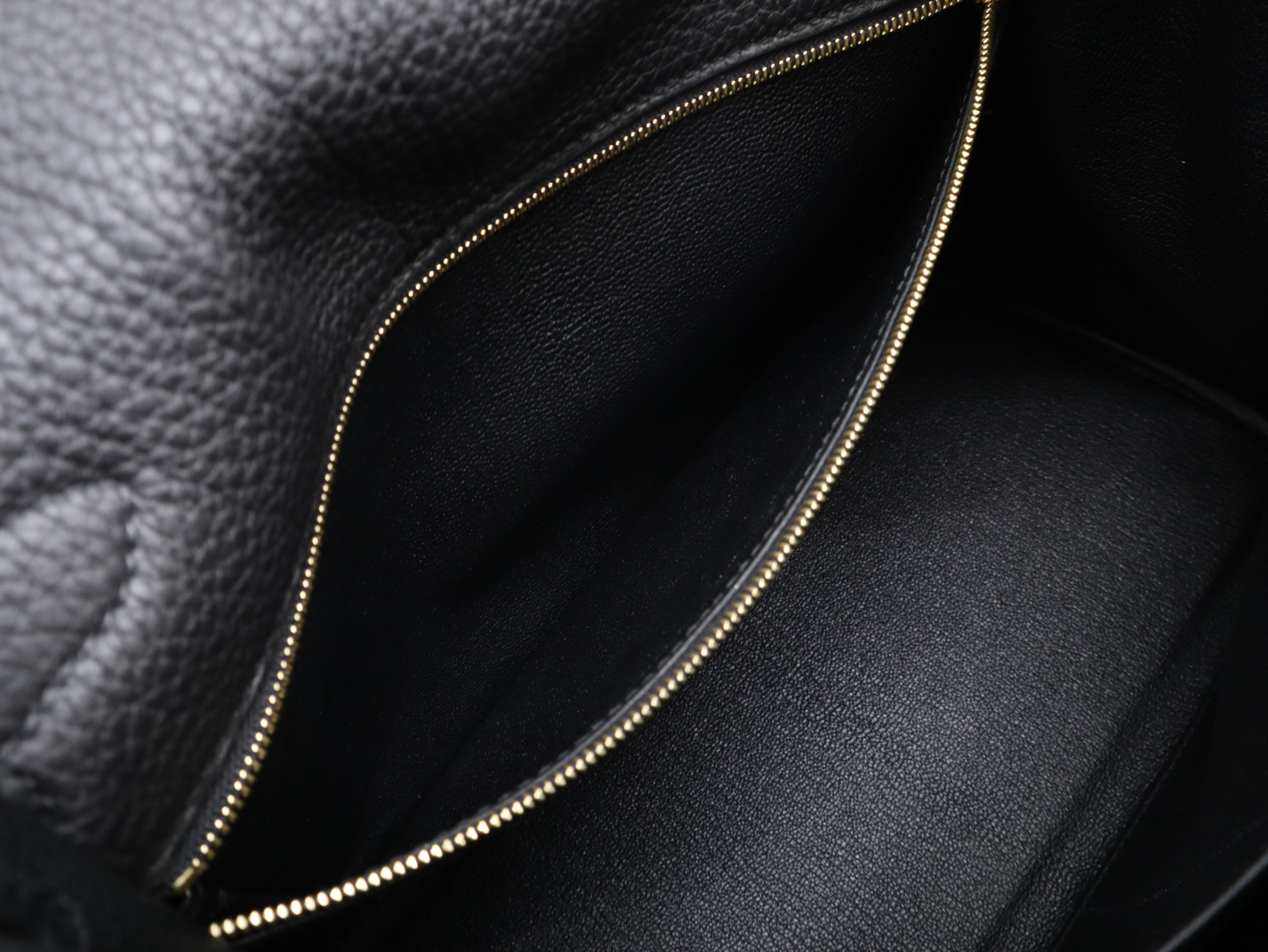 Kelly 28 handbag, W stamp, Taurillon leather, gold hardware, Noir (black), includes shoulder strap, clochette, padlock, 2 keys, box, and dust bag. — view 9