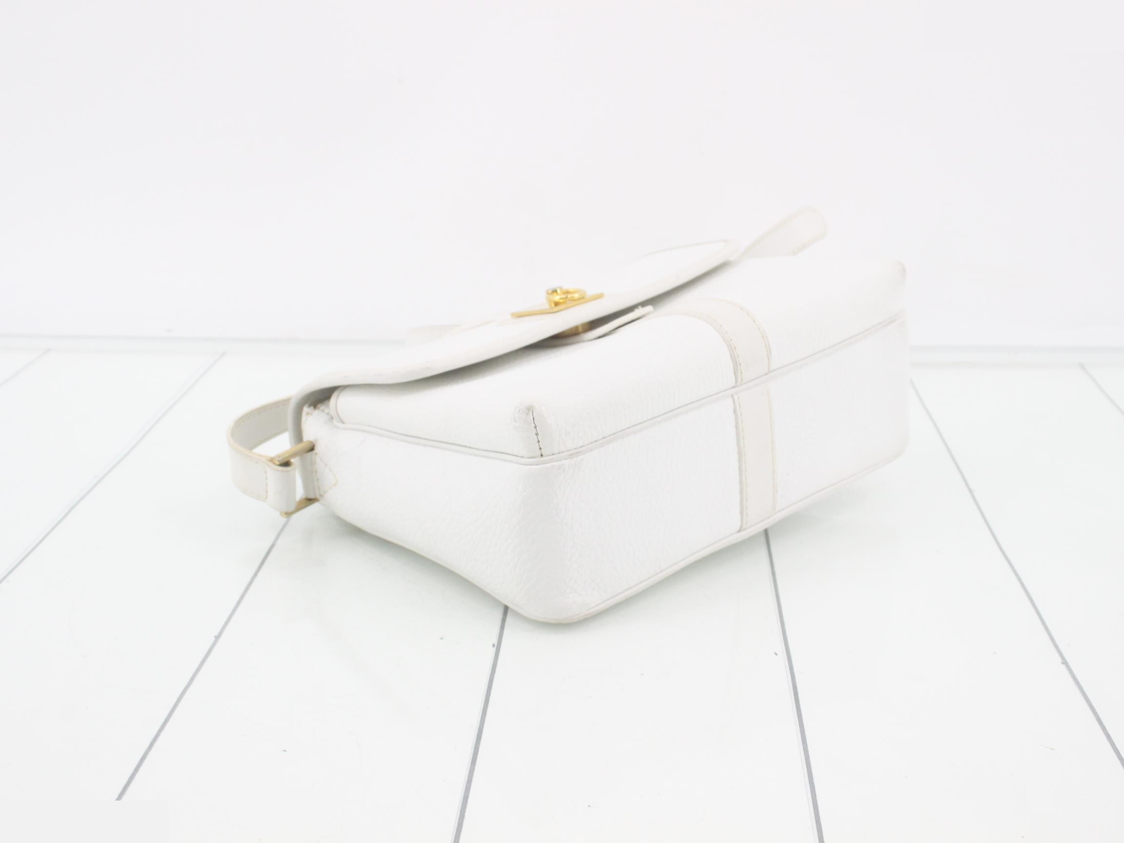 Gancini hardware leather shoulder bag — view 5