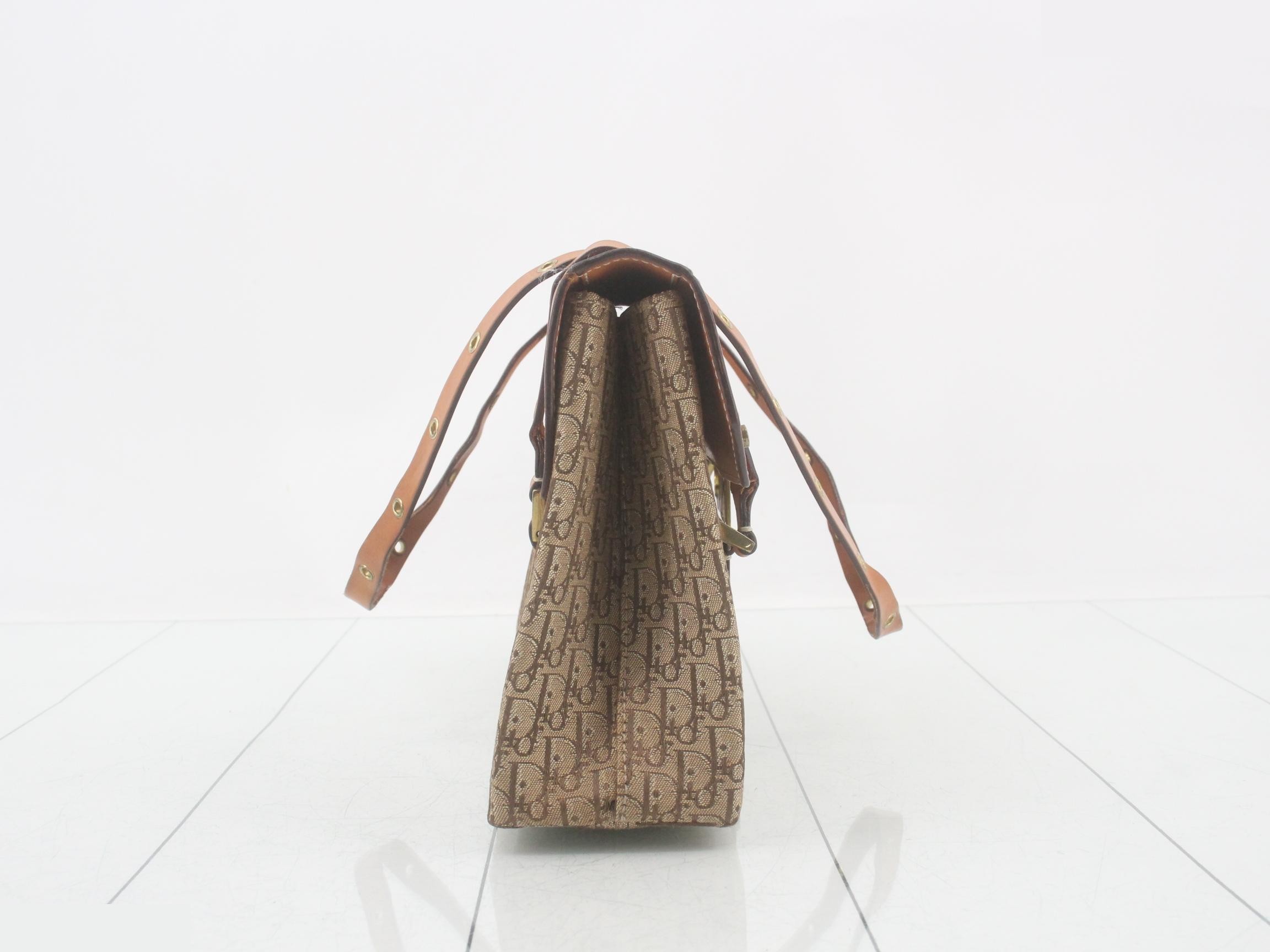 Street Chic Trotter (Bag) - Shoulder Bag — view 4