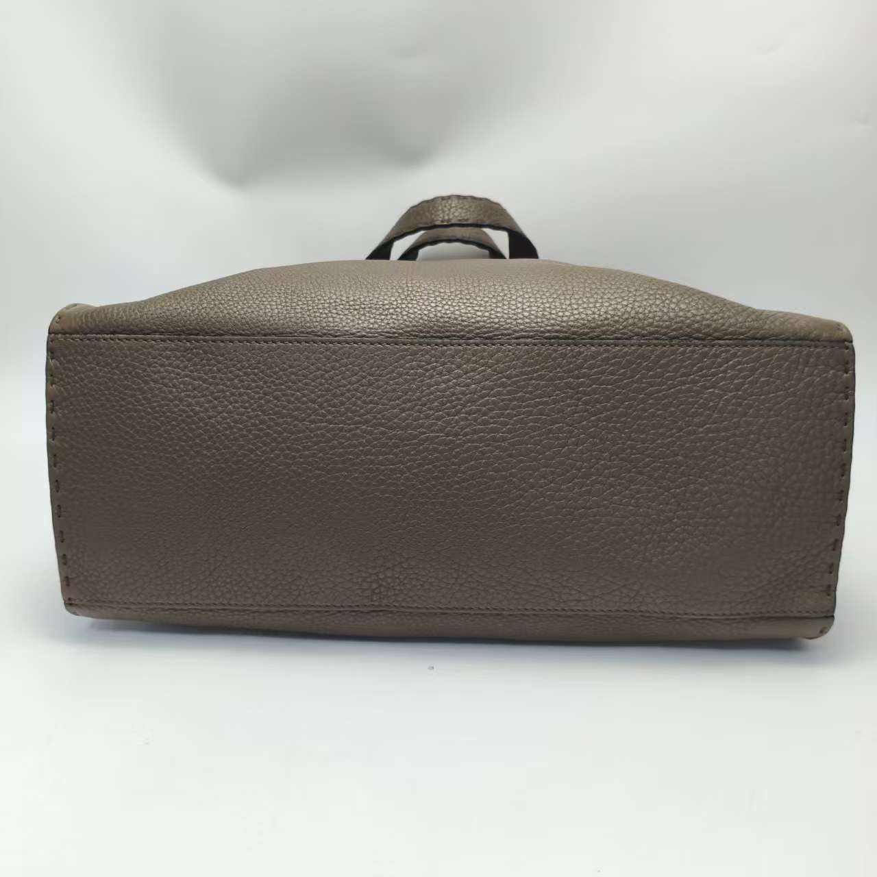 【*Shipped from: China*】FENDI Leather Shoulder Bag — view 6