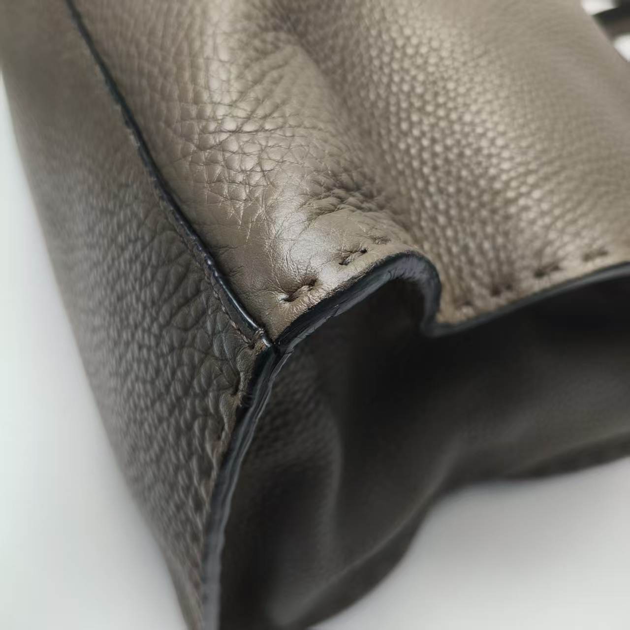 【*Shipped from: China*】FENDI Leather Shoulder Bag — view 8