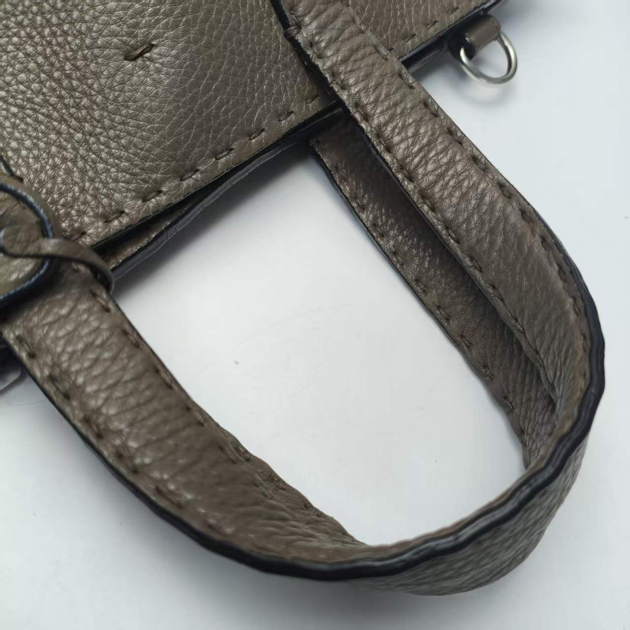 【*Shipped from: China*】FENDI Leather Shoulder Bag — view 9