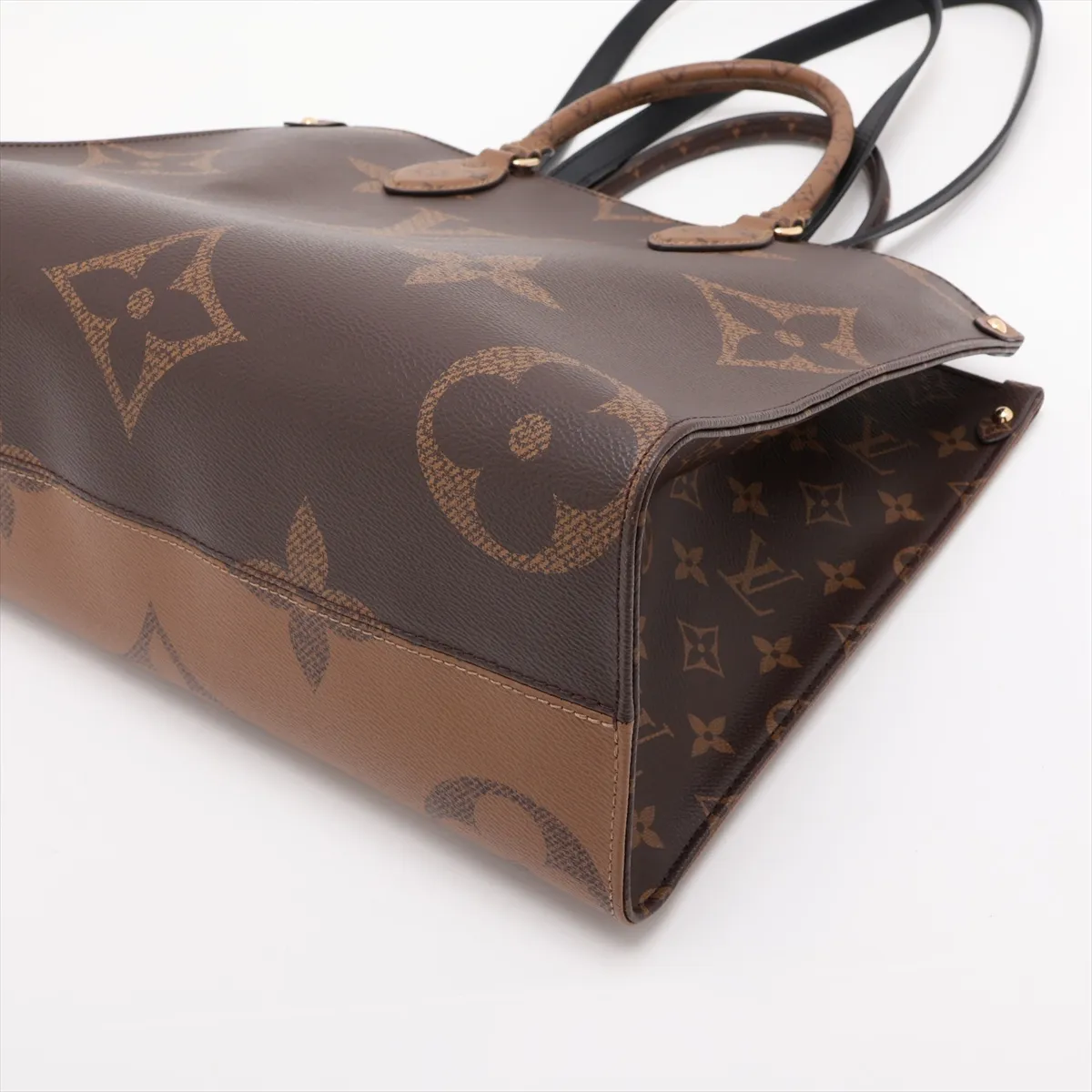 Giant Monogram Reverse OnTheGo MM M45321 FX0261 Brown — view 3