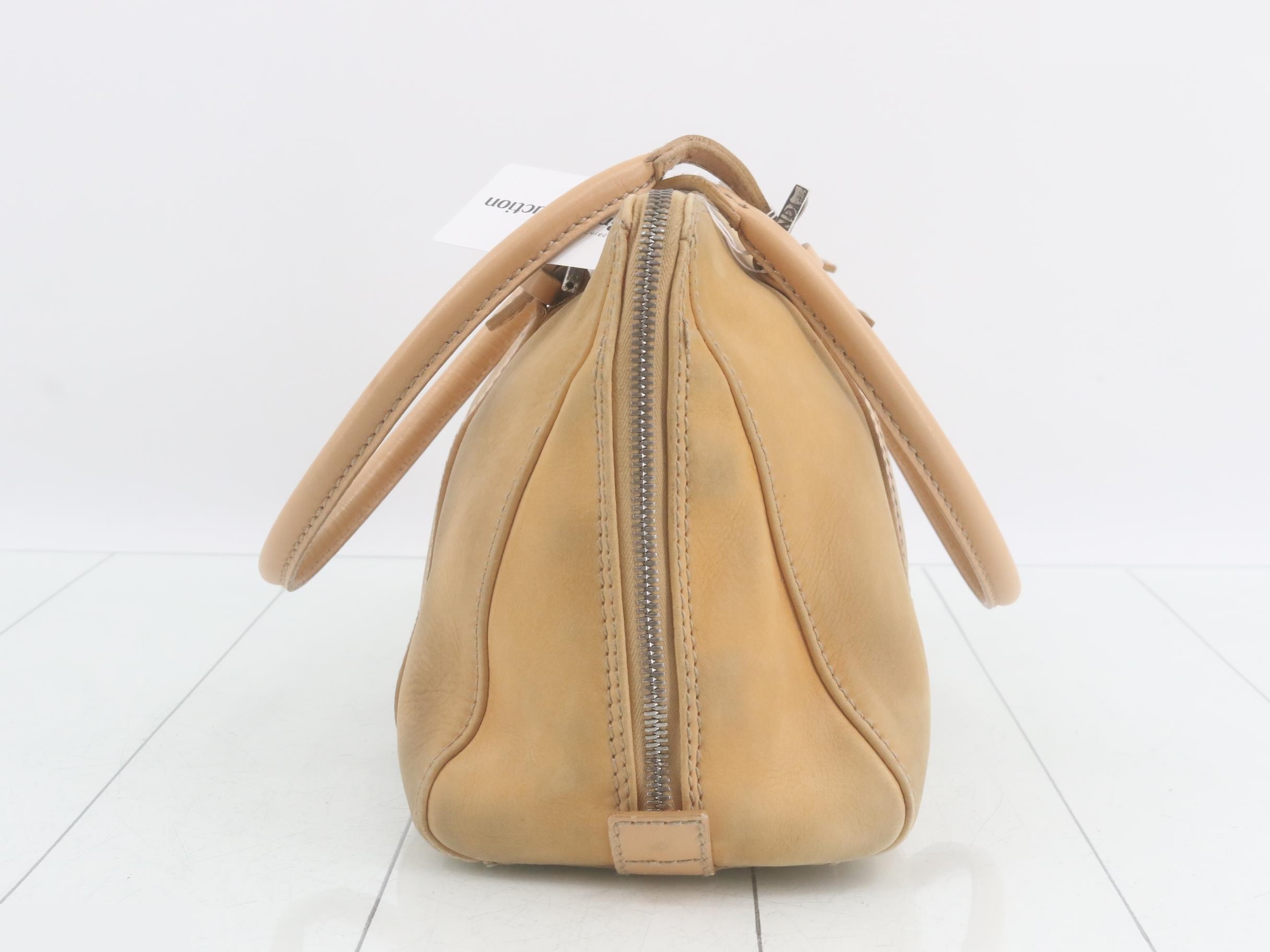 handbag — view 4