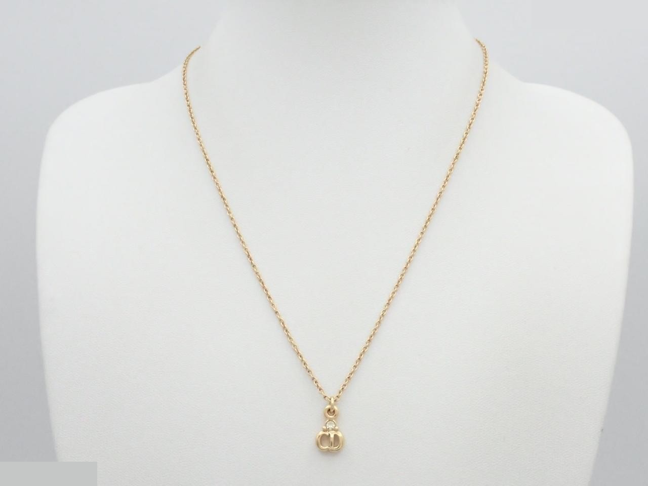 Necklace: Neck circumference approximately 47 cm — view 3