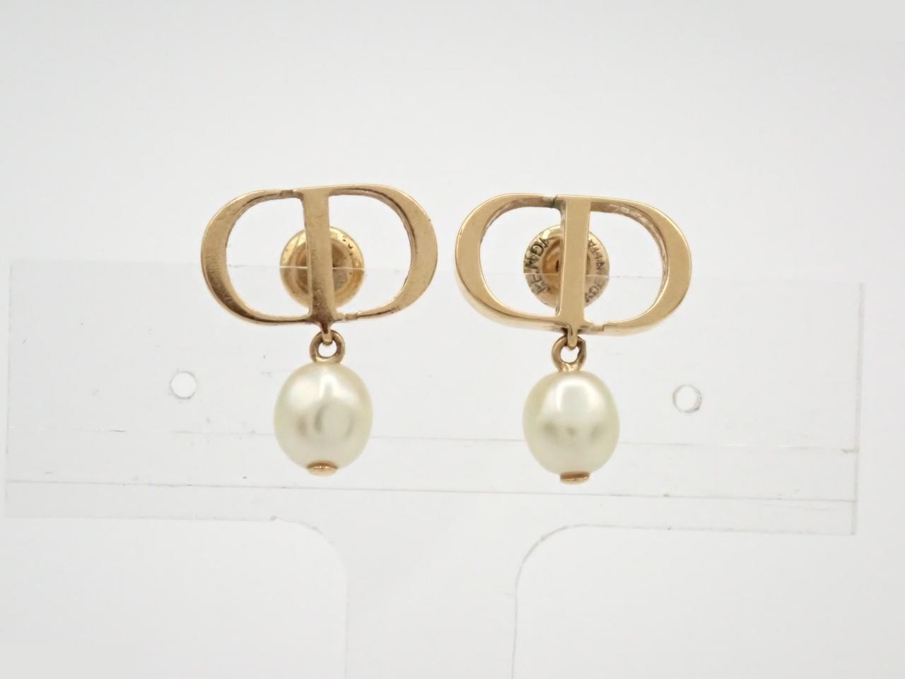 Other lines: Precious metals and earrings