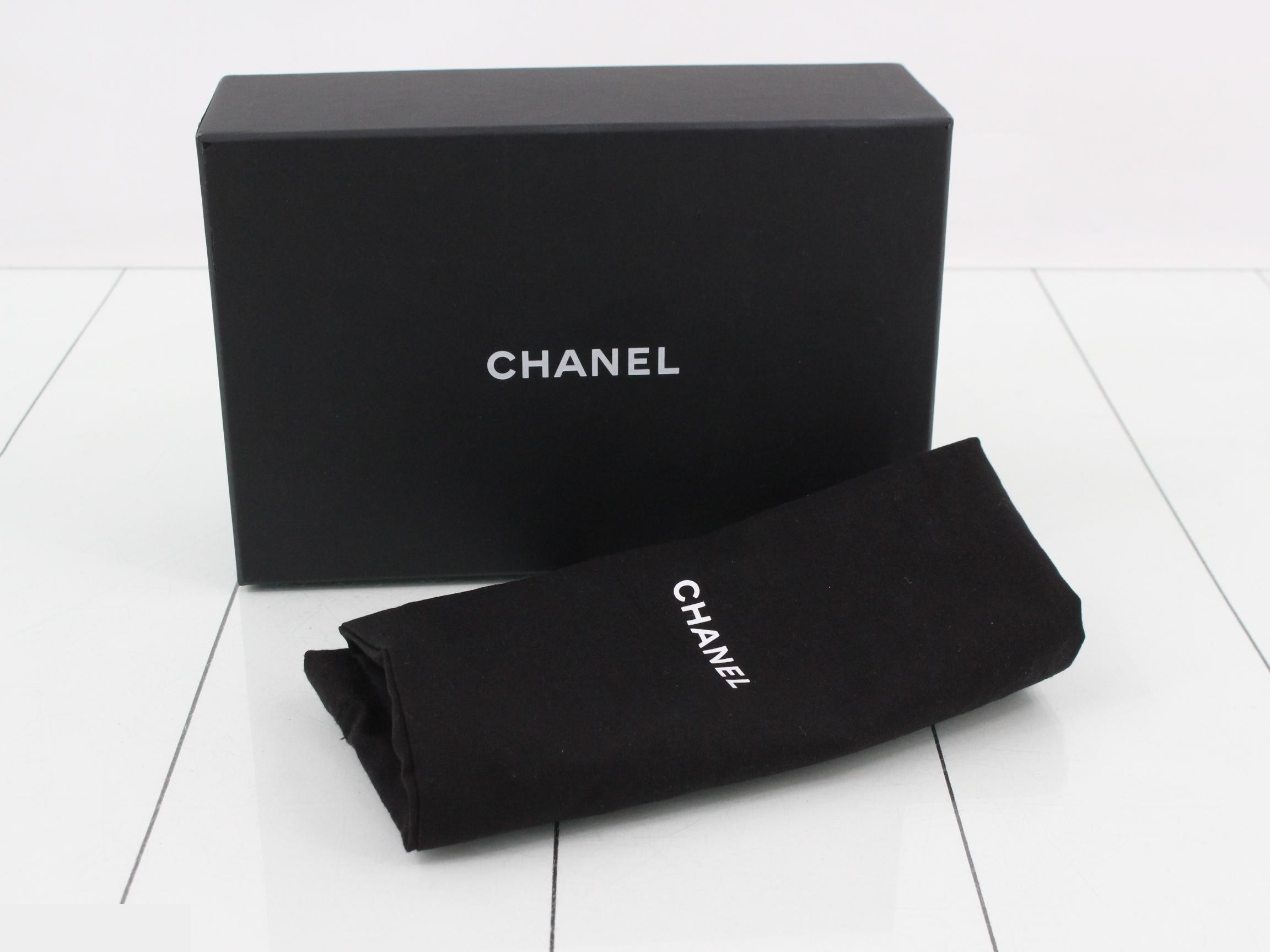 Lambskin Pearl Top Handle Chain Wallet — view 5