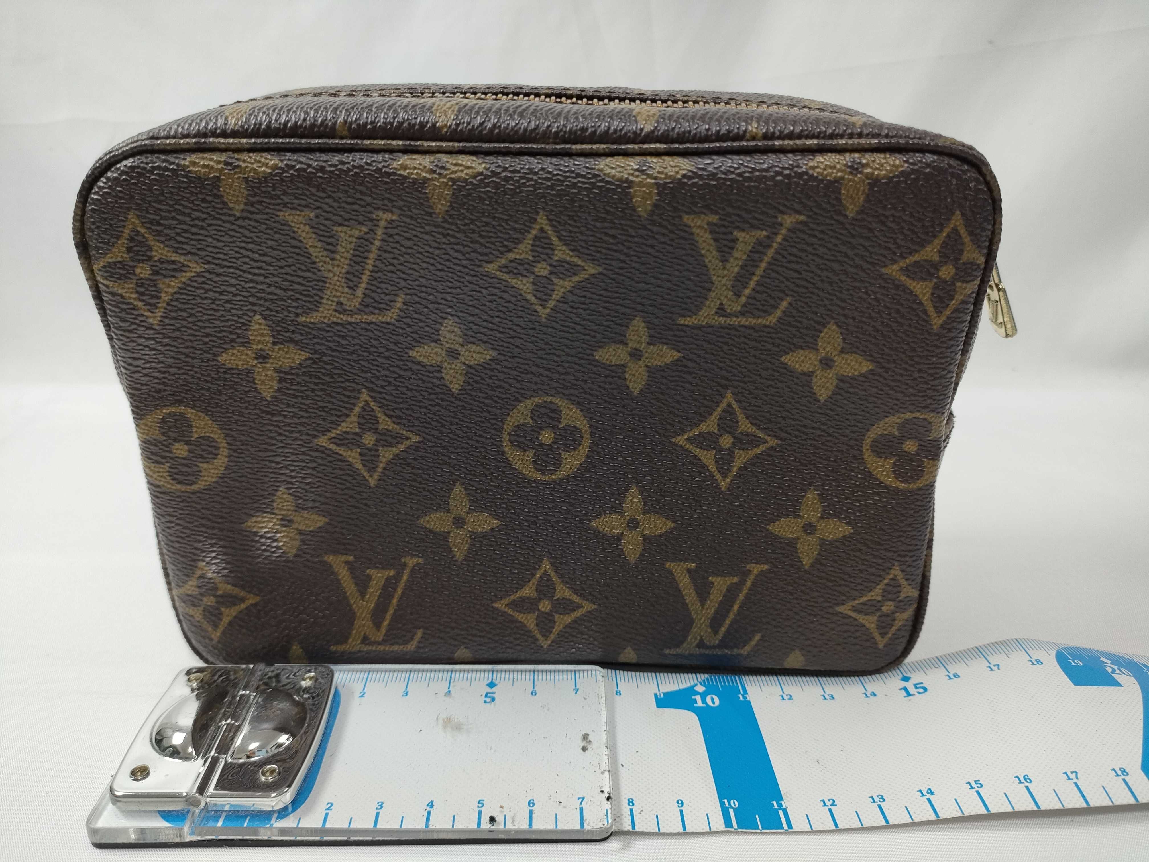 Monogram Louis Vuitton Monogram Trousses Toilette 18 Pouch — view 2