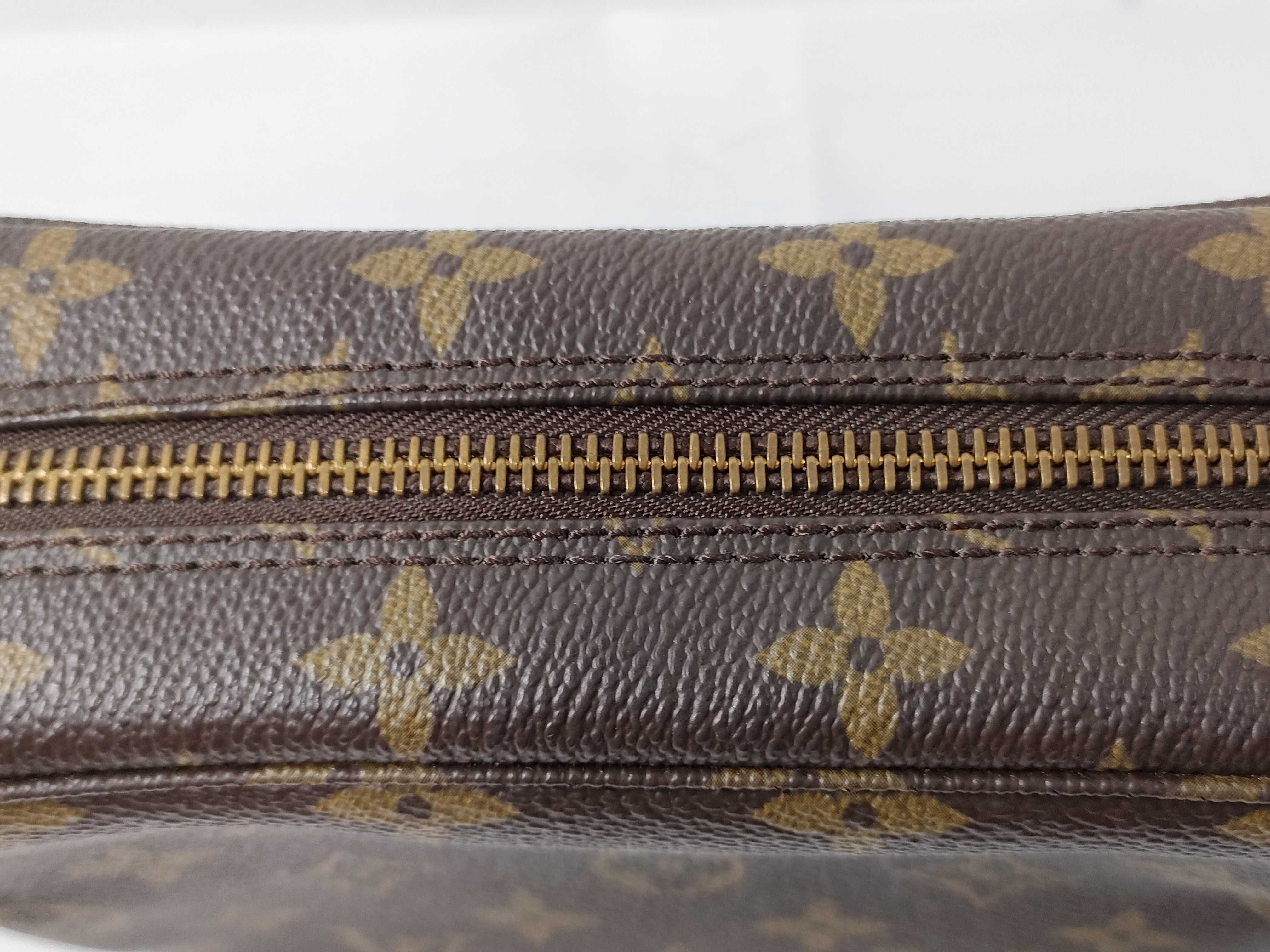 Monogram Louis Vuitton Monogram Trousses Toilette 18 Pouch — view 3