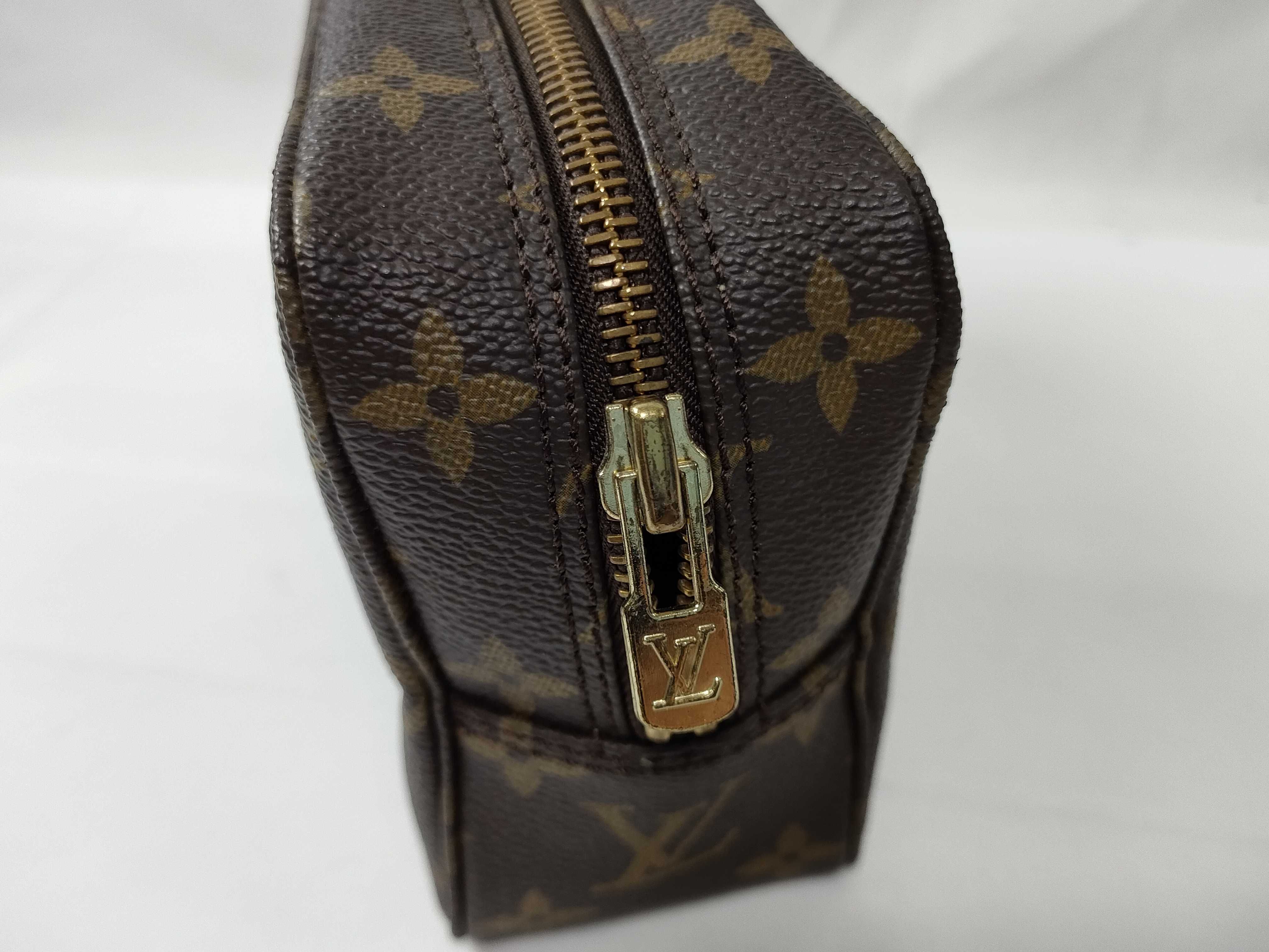 Monogram Louis Vuitton Monogram Trousses Toilette 18 Pouch — view 4