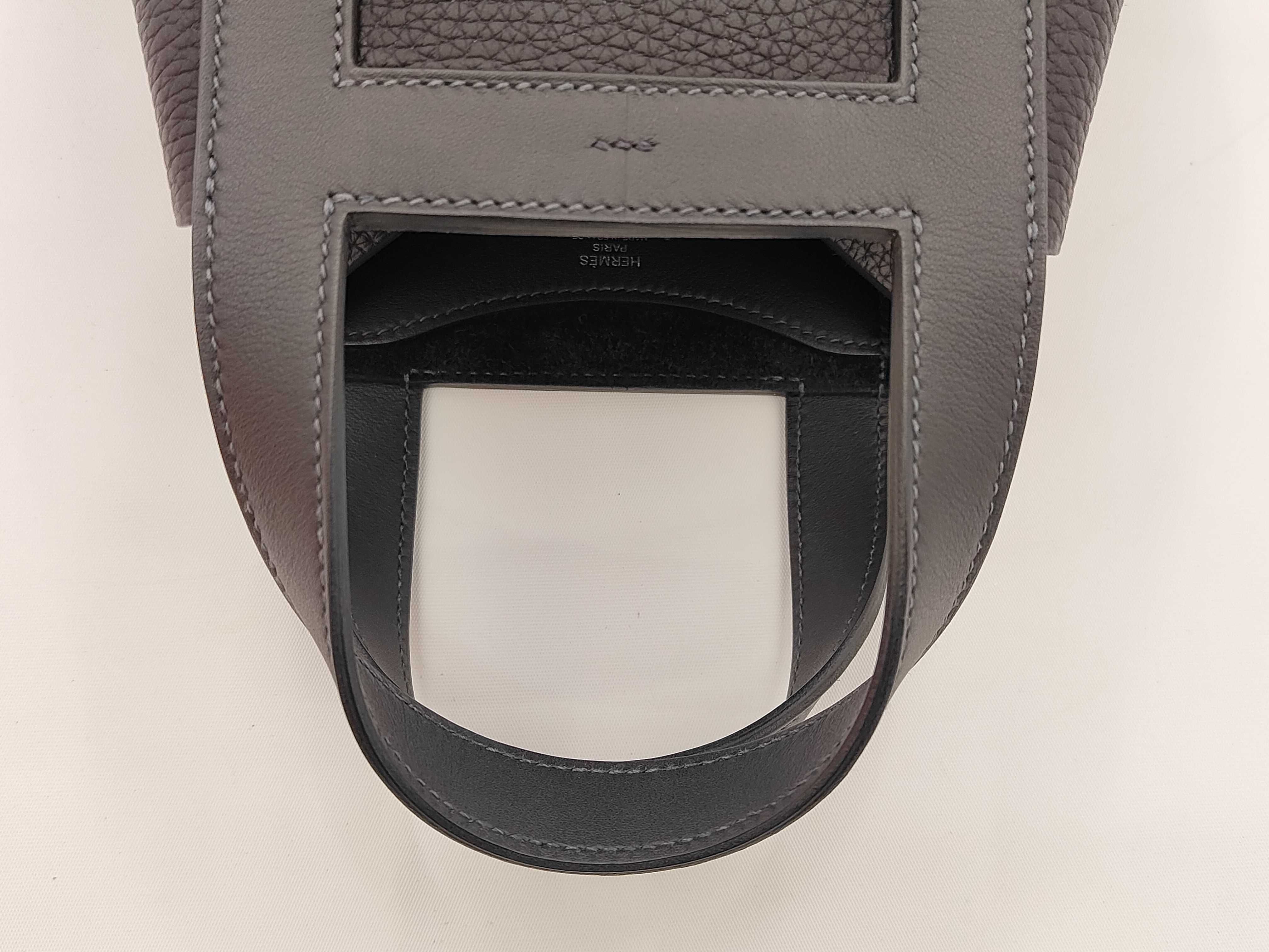 In the Loop Taurillon Clemence/Swift 18 Black Bag, W Stamp, Size 41, Handbag — view 3