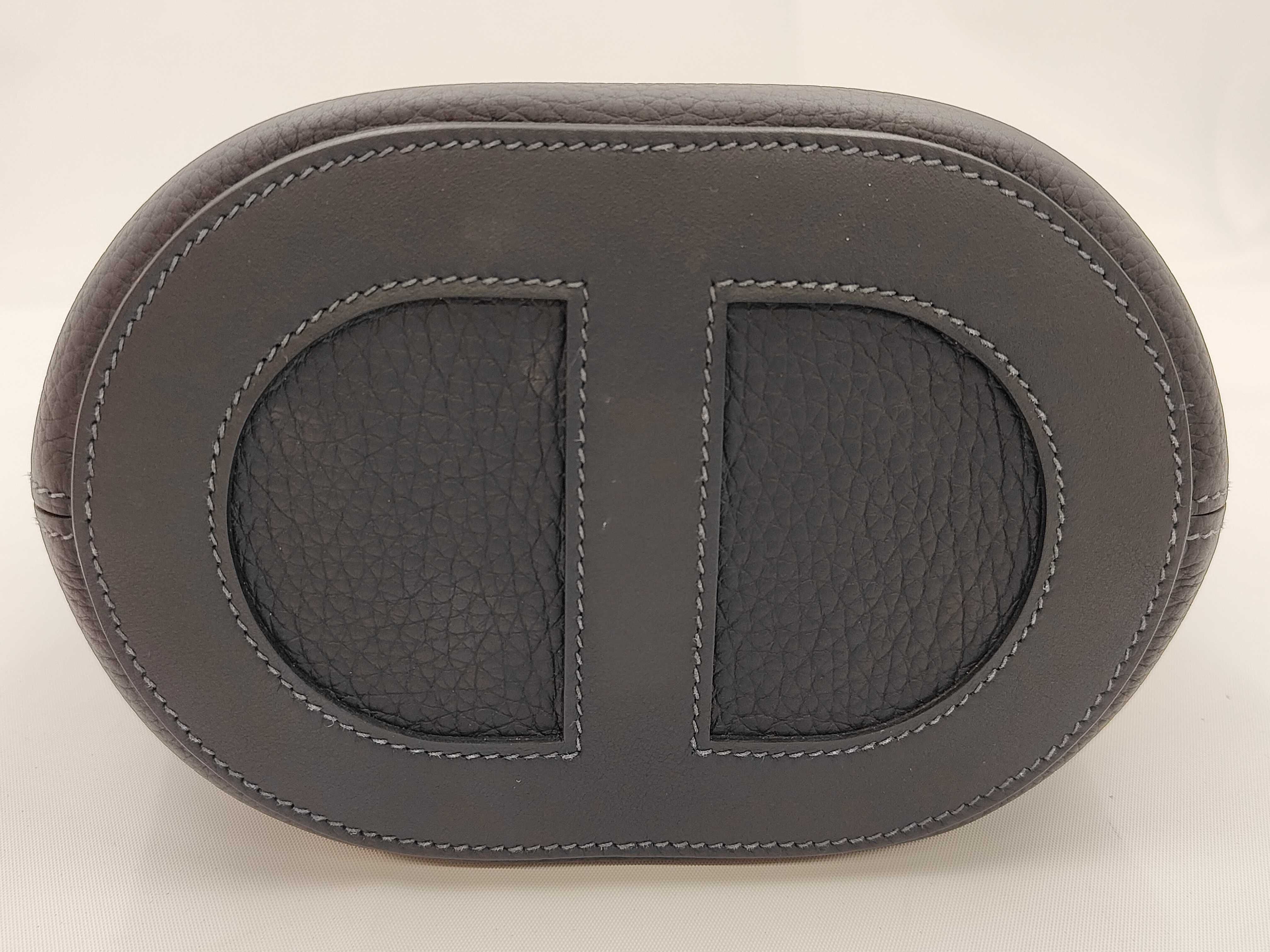 In the Loop Taurillon Clemence/Swift 18 Black Bag, W Stamp, Size 41, Handbag — view 5