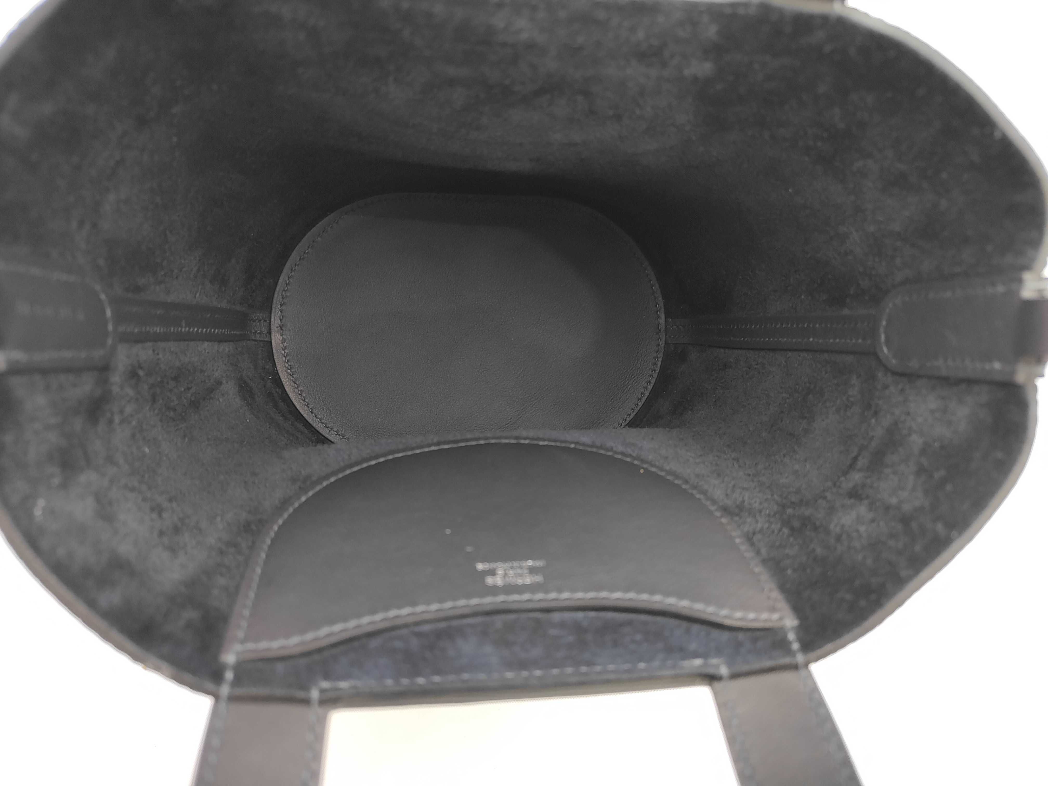 In the Loop Taurillon Clemence/Swift 18 Black Bag, W Stamp, Size 41, Handbag — view 8