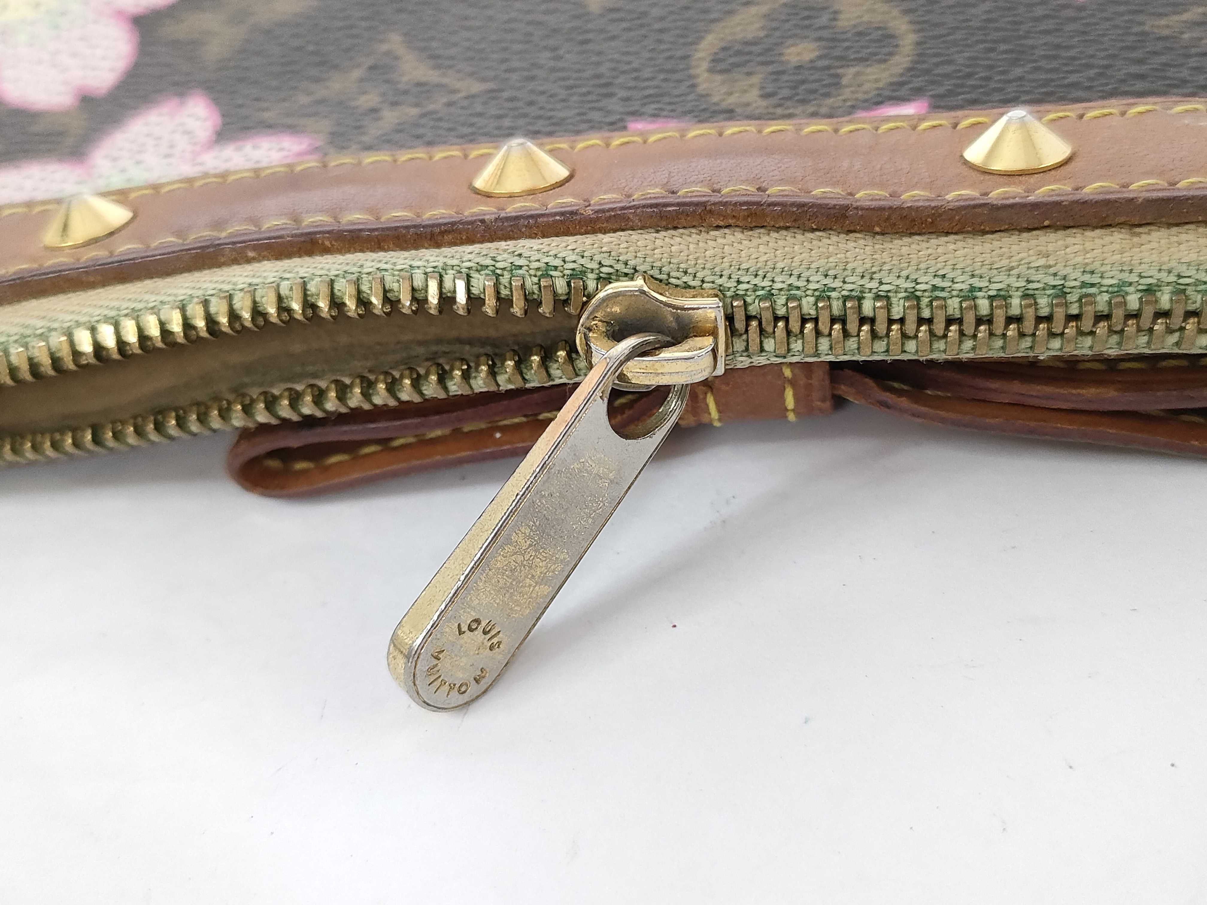 Monogram LV Monogram Cherry Blossom Pochette Accessoires M92006 AR0033 Pouch — view 13