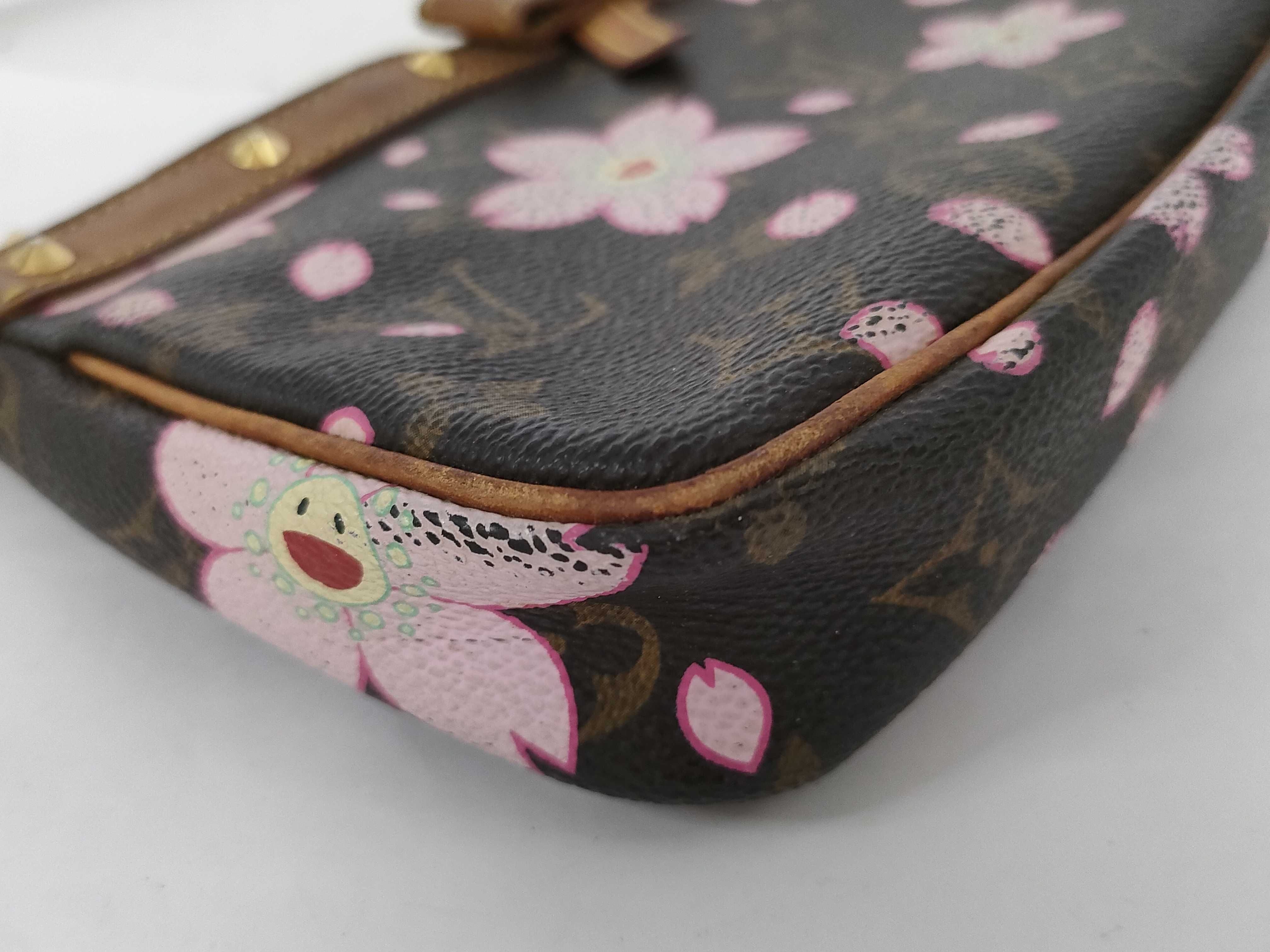 Monogram LV Monogram Cherry Blossom Pochette Accessoires M92006 AR0033 Pouch — view 6