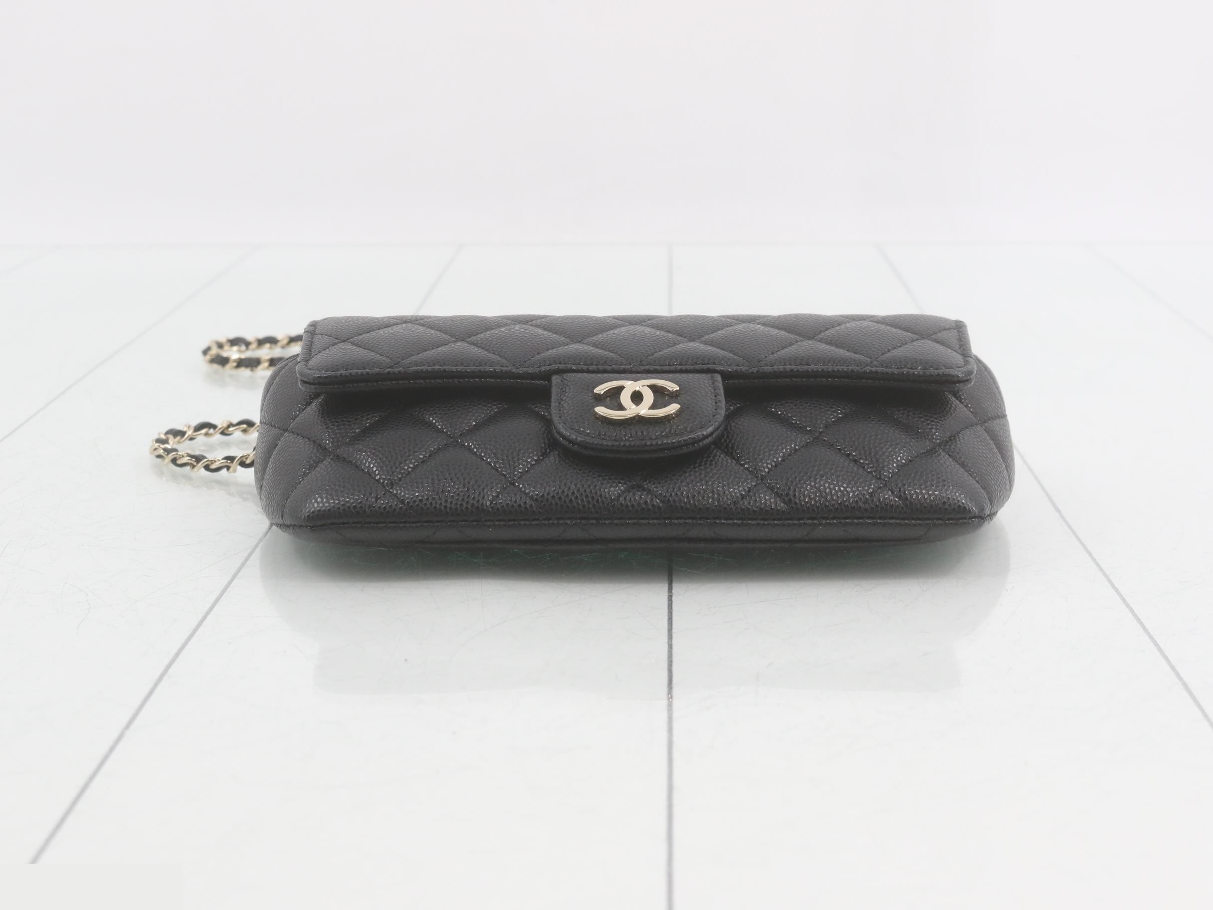 Matelassé Caviar Skin Chain Wallet — view 3
