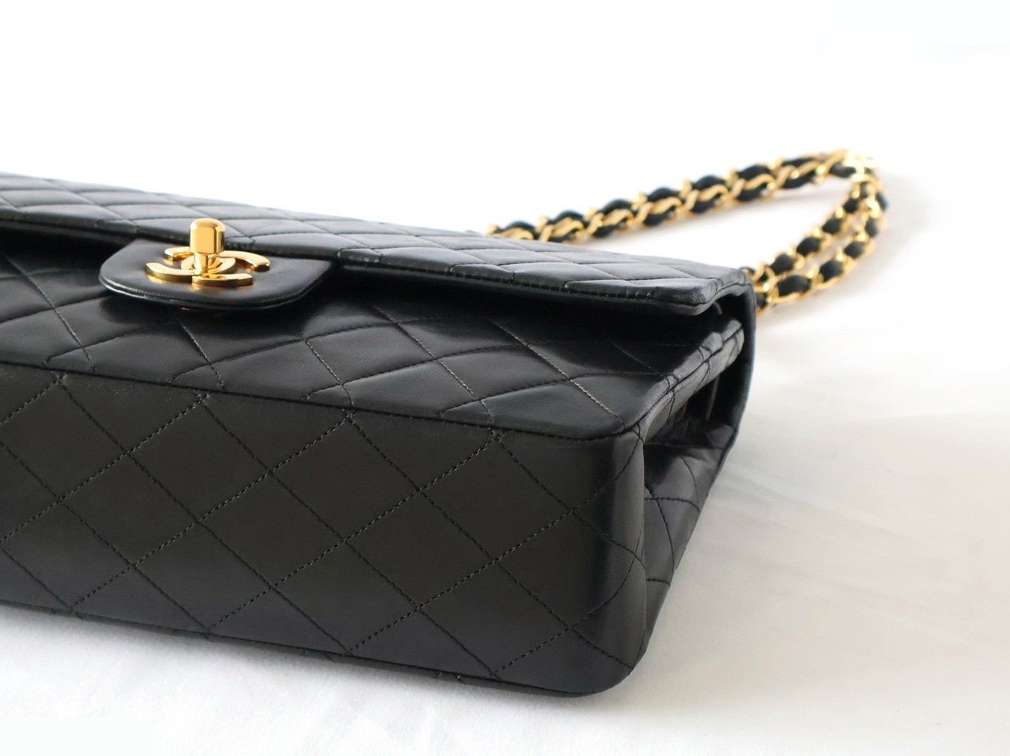 Matelassé 25 Lambskin Double Flap Double Chain Shoulder Bag, Black — view 4