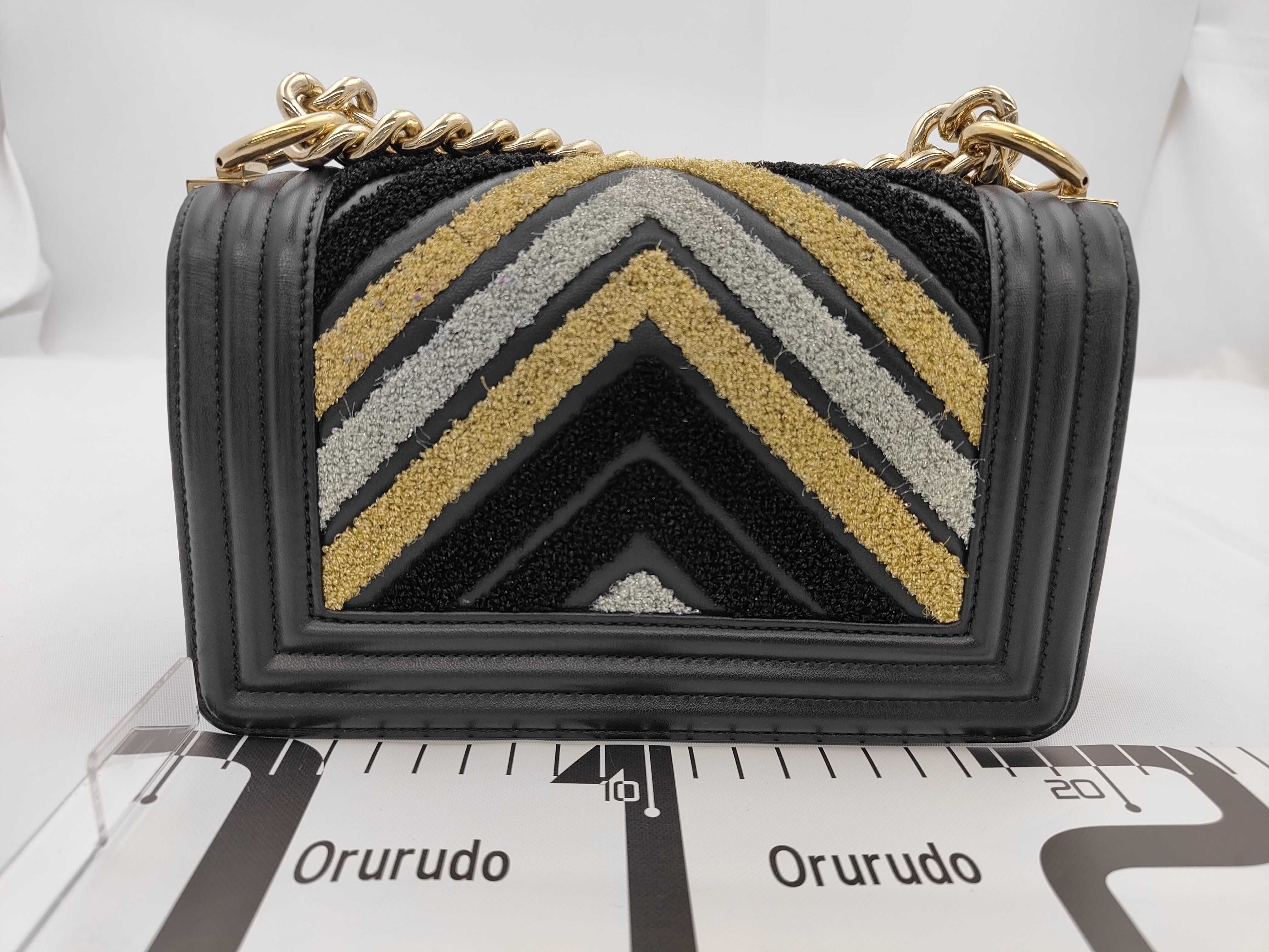 Boy Chanel V-stitch Lambskin Shoulder Bag — view 2