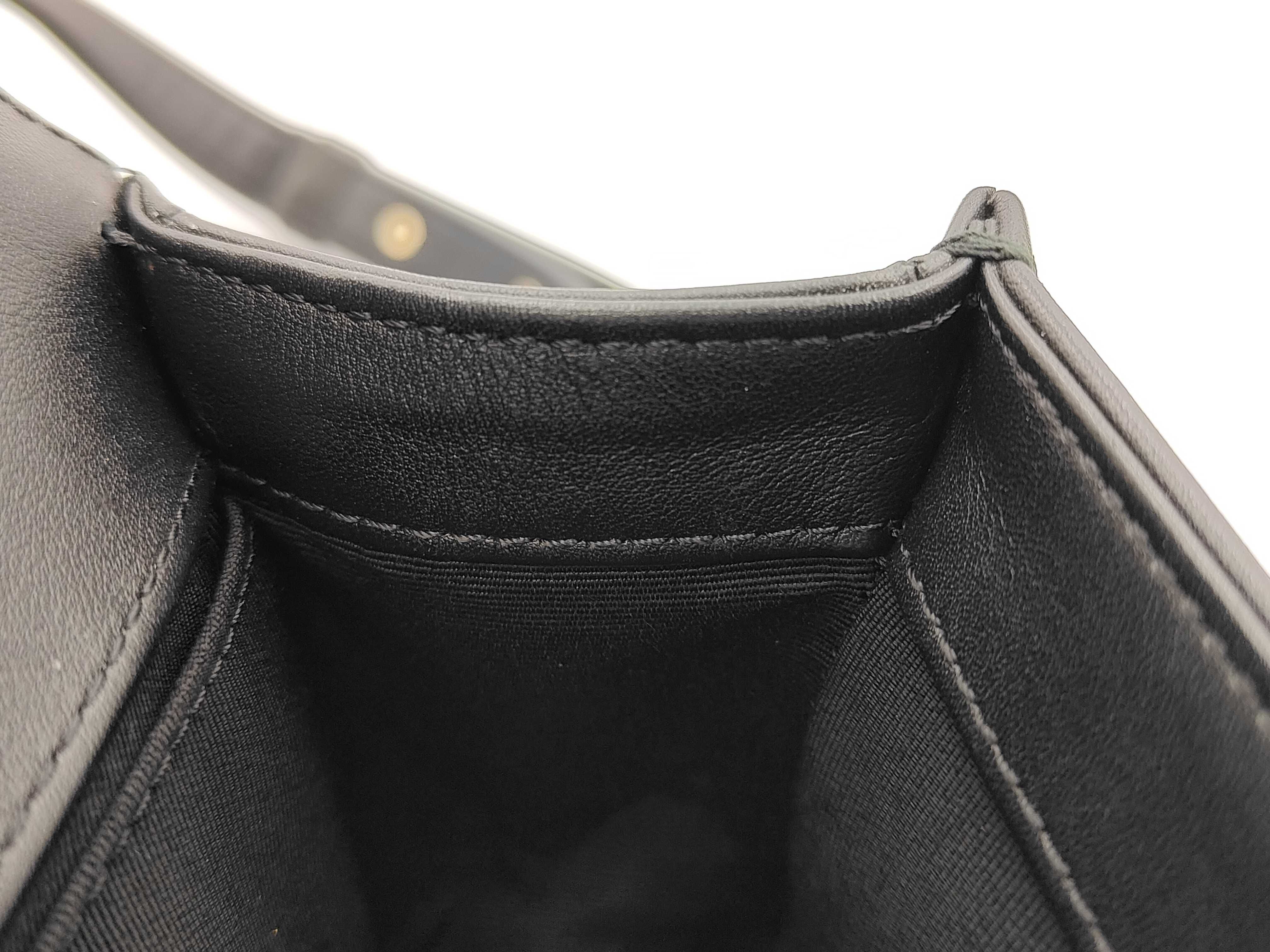 Boy Chanel V-stitch Lambskin Shoulder Bag — view 13