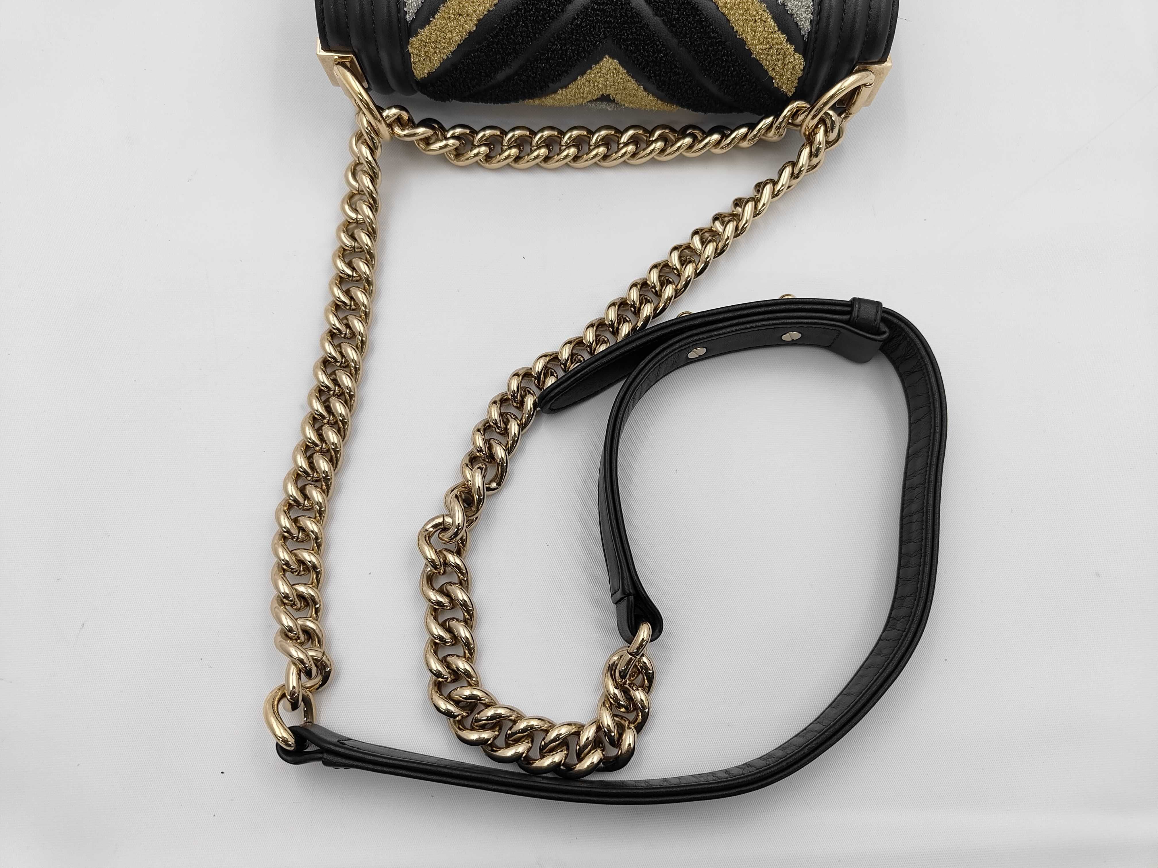 Boy Chanel V-stitch Lambskin Shoulder Bag — view 3